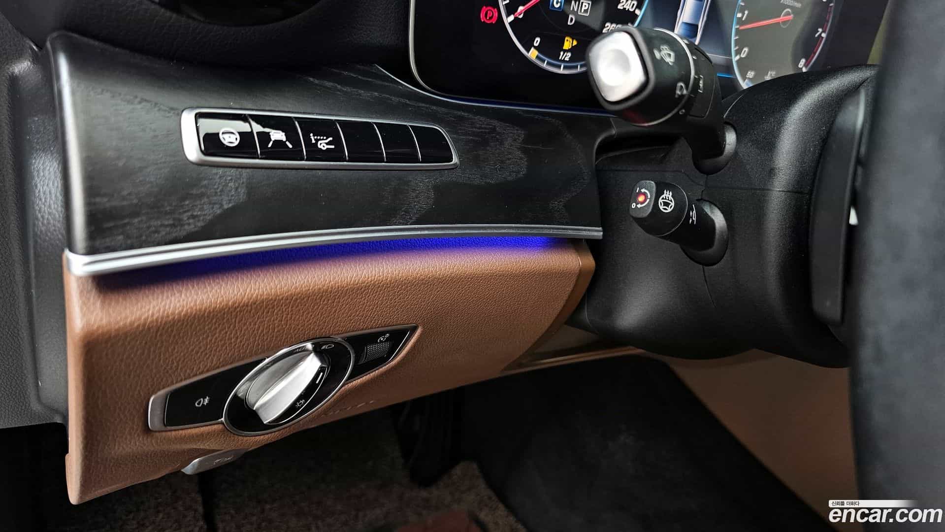 E-Class Mercedes-Benz 2020.5-OPTION-19