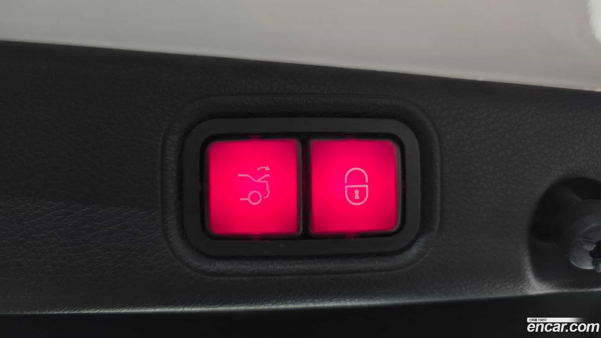 E-Class Mercedes-Benz 2020.5-OPTION-24