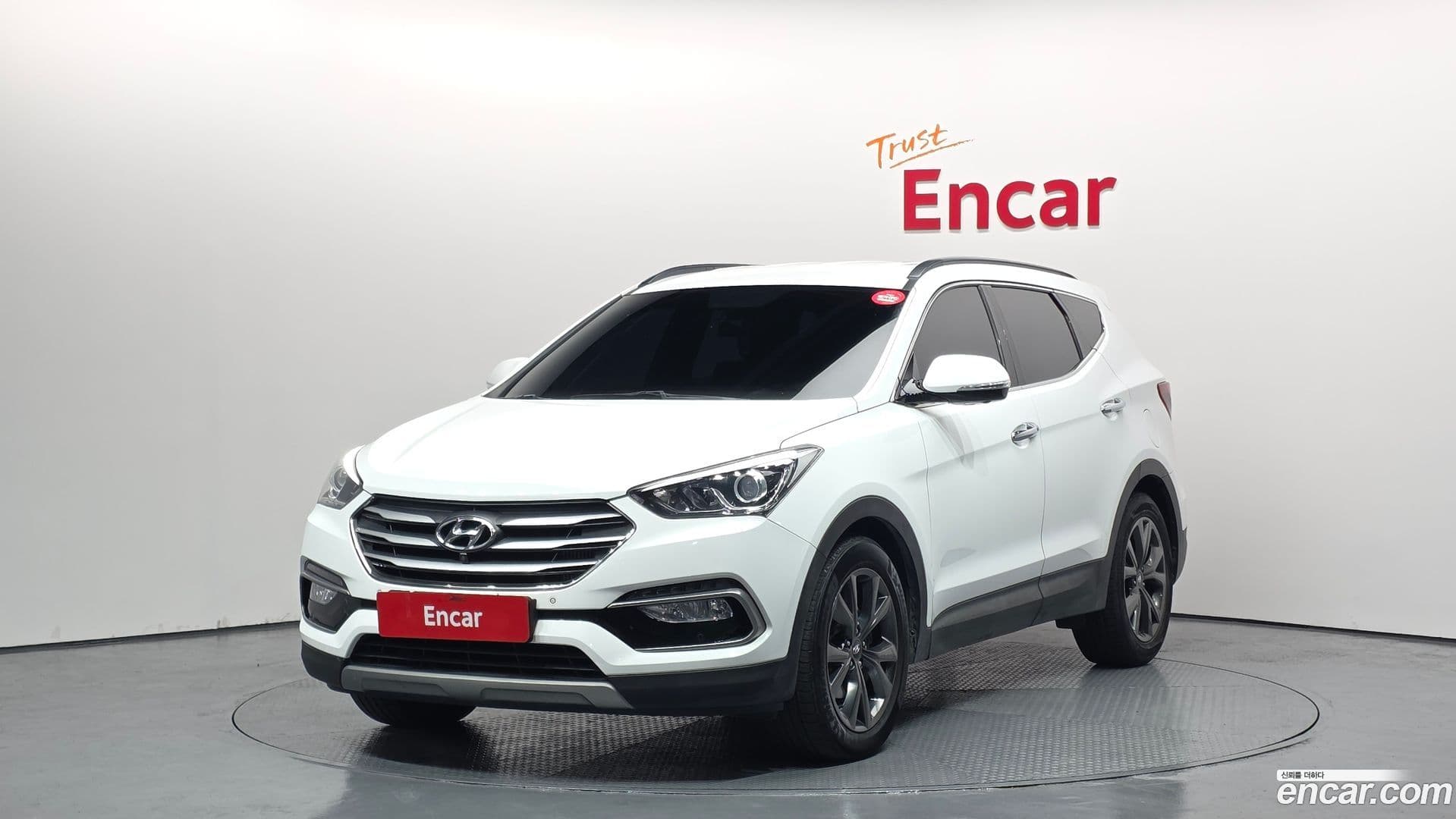 Main__Slider__Photo:Santafe Hyundai 2016.10-0