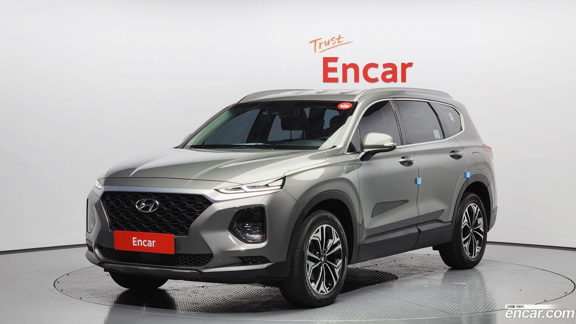 Main__Slider__Photo:Santafe Hyundai 2018.5-0