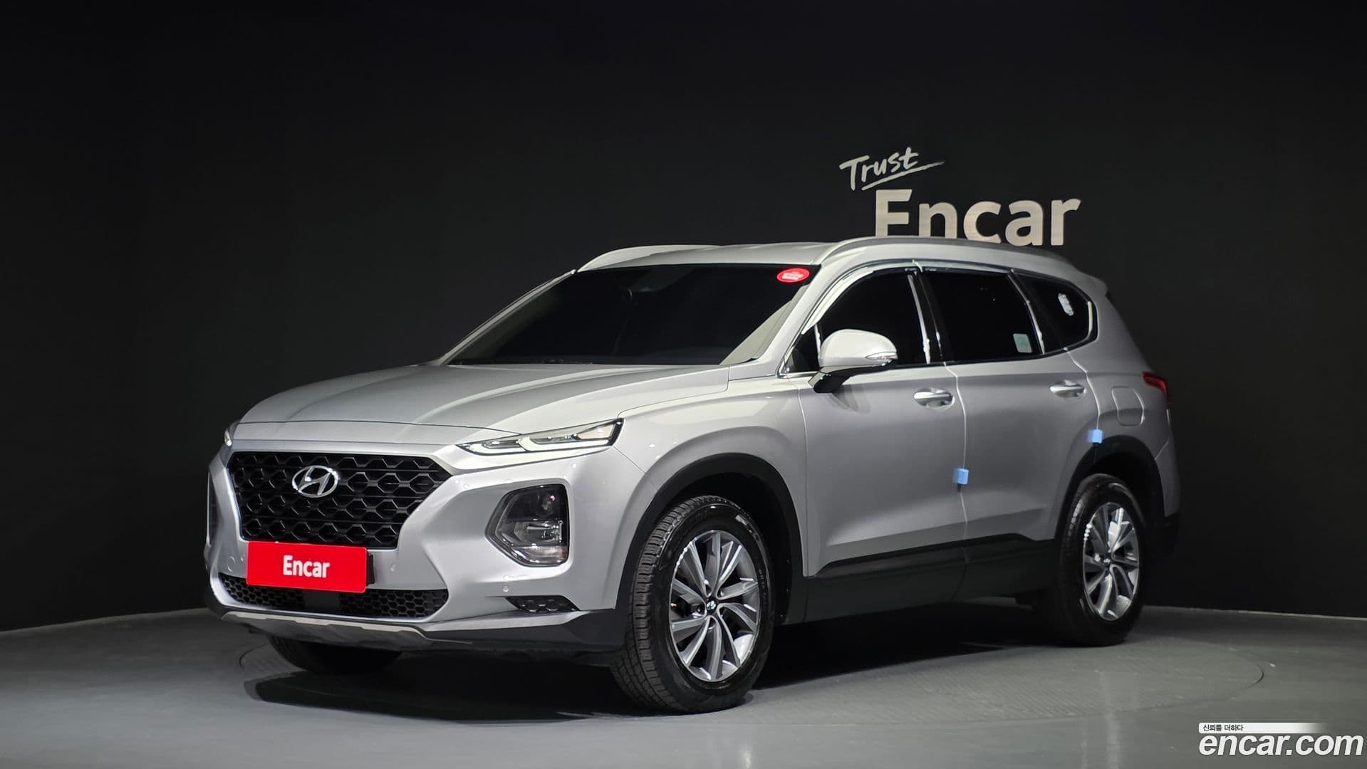 Main__Slider__Photo:Santafe Hyundai 2019.4-0