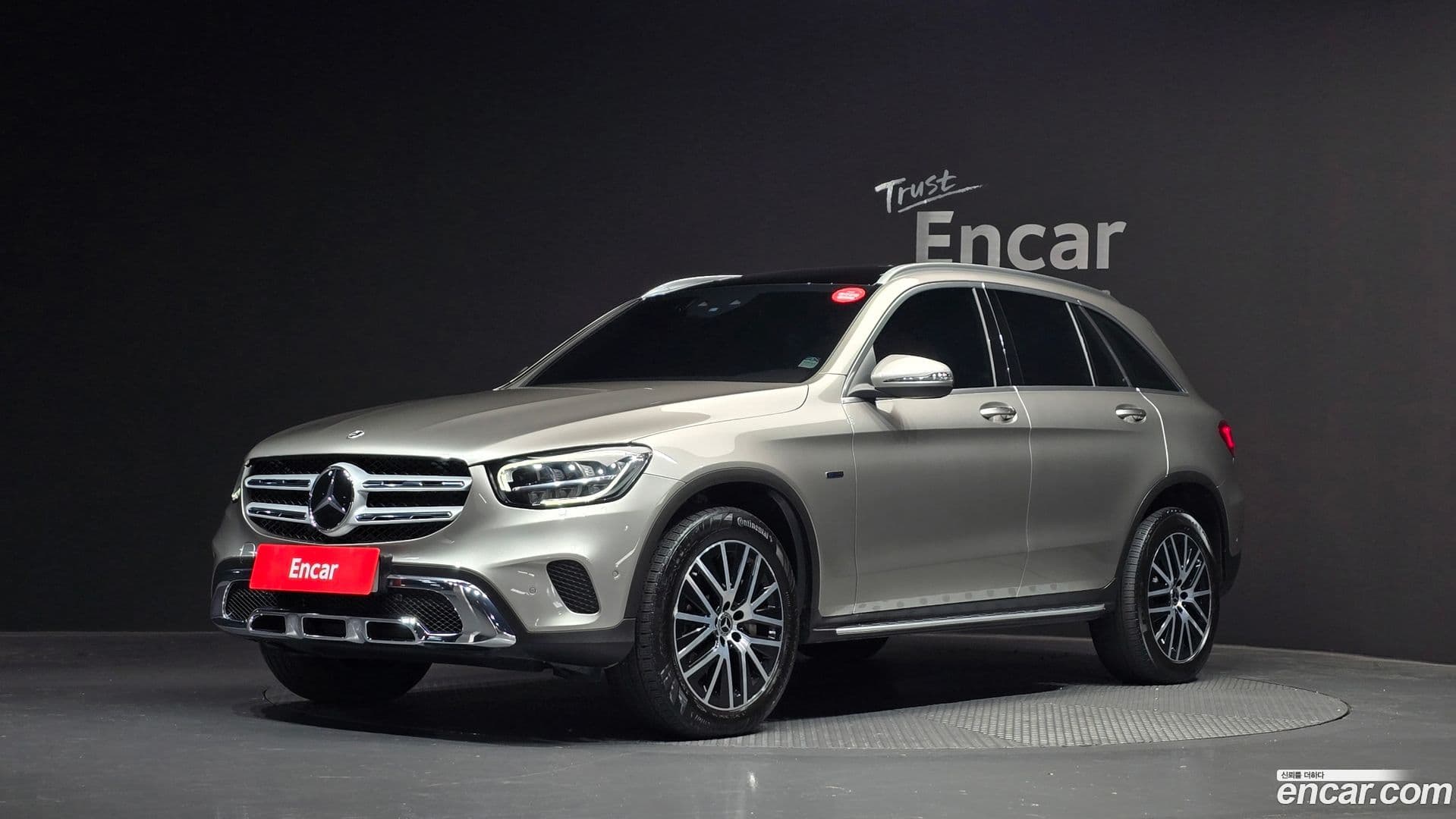 Main__Slider__Photo:GLC-Class Mercedes-Benz 2020.11-0
