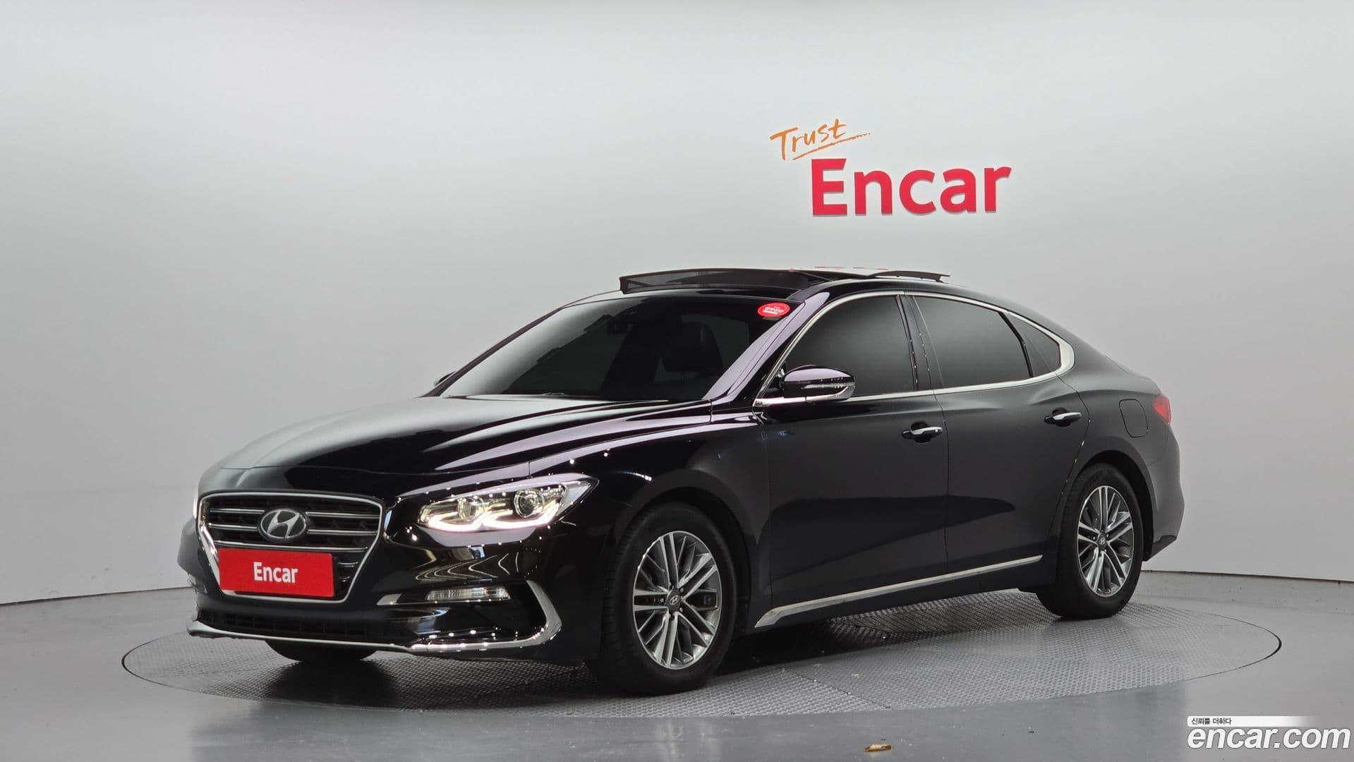 Main__Slider__Photo:Grandeur Hyundai 2018.6-0
