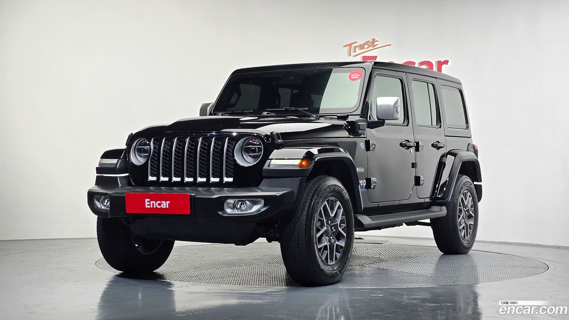 Main__Slider__Photo:Wrangler Jeep 2021.11-0