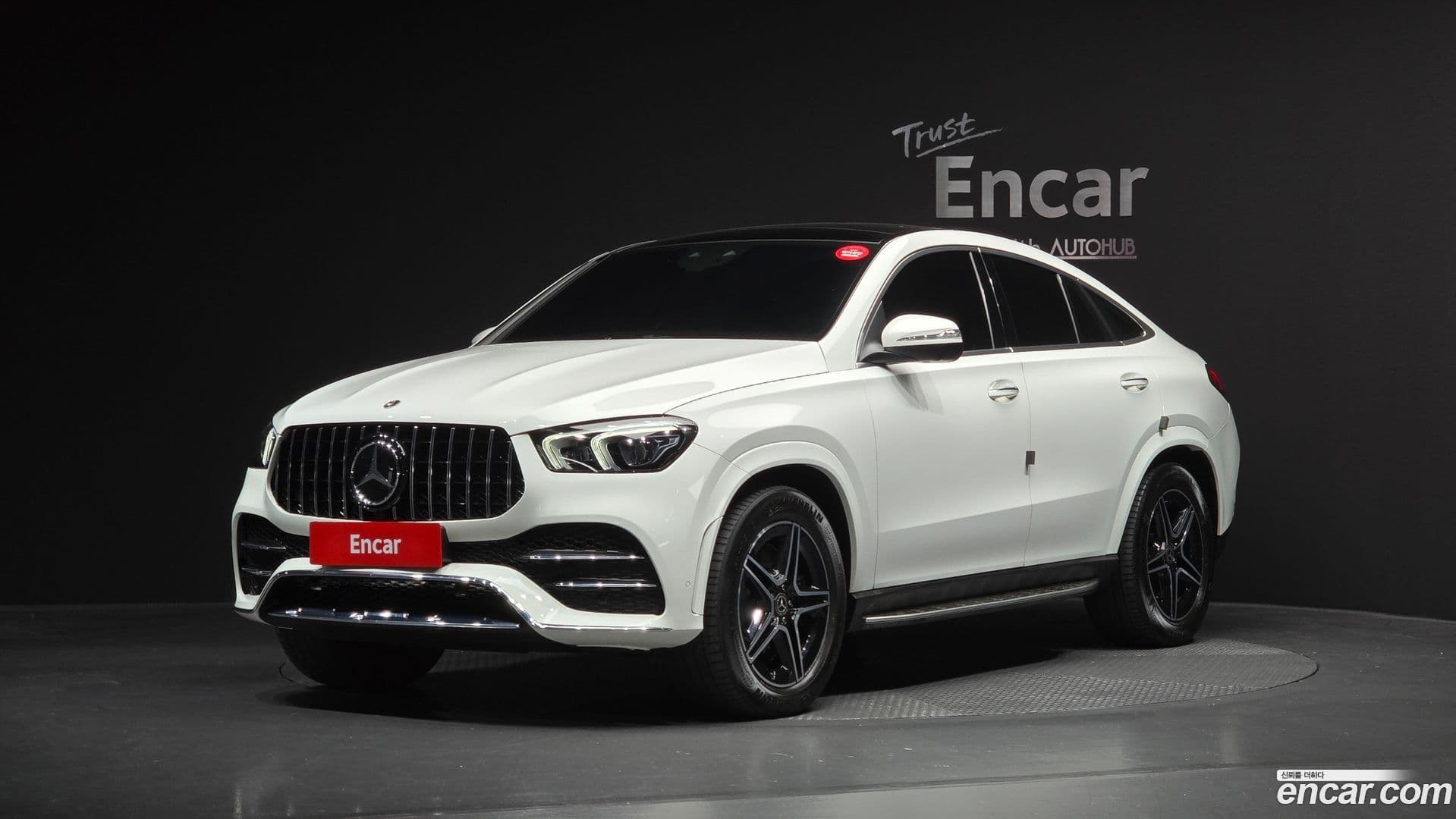 Main__Slider__Photo:GLE-Class Mercedes-Benz 2021.8-0