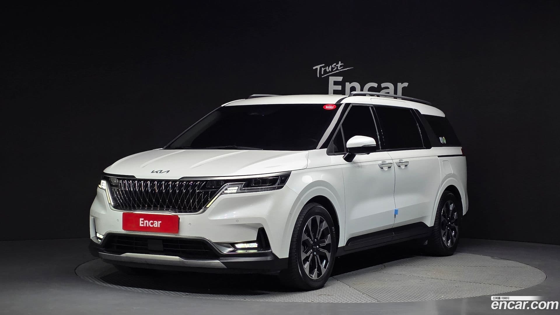 Main__Slider__Photo:Canival Kia 2022.8-0