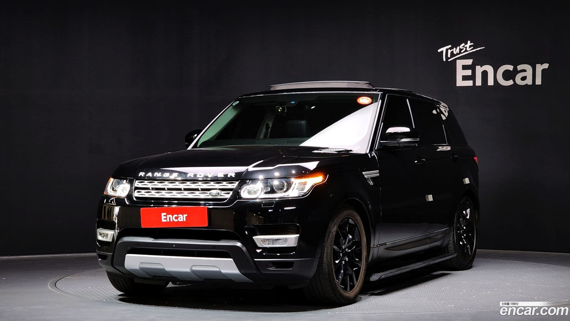 Main__Slider__Photo:Range Rover Sport Land Rover 2016.5-0