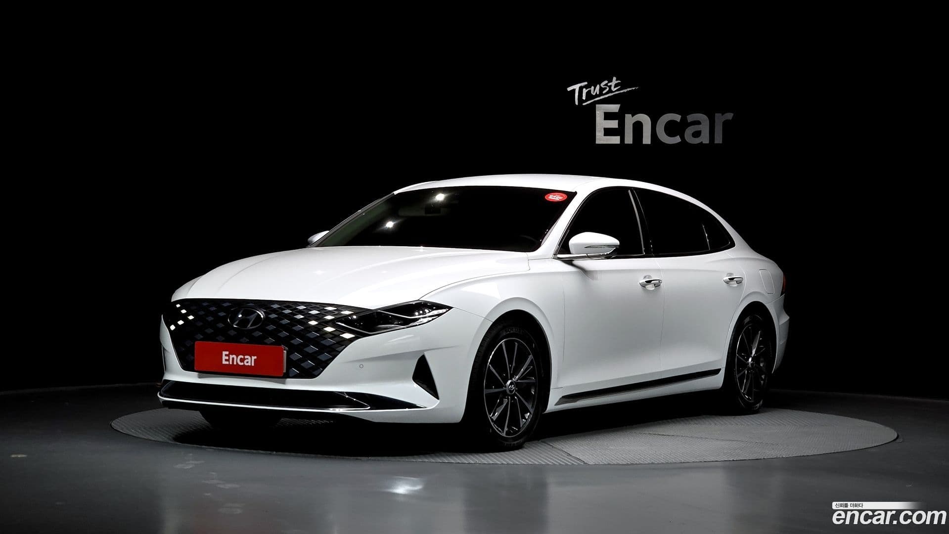Main__Slider__Photo:Grandeur Hyundai 2022.5-0