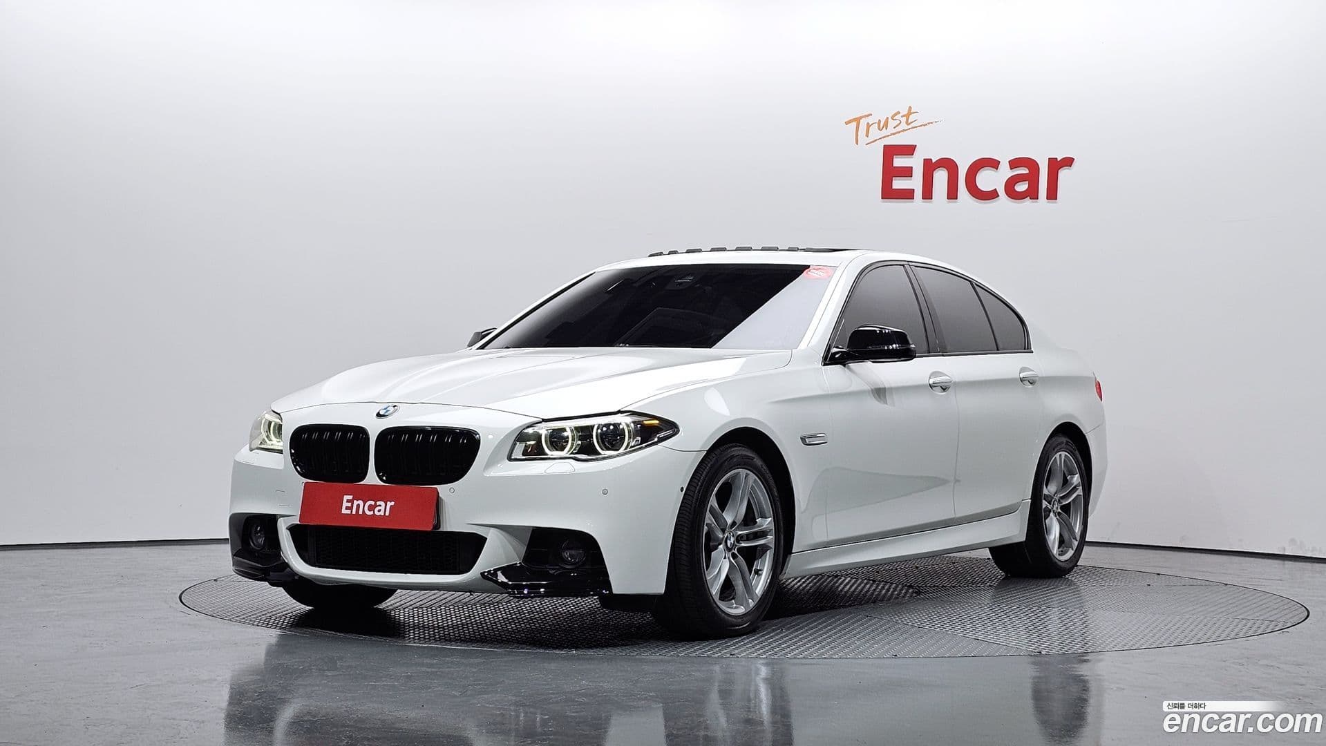 Main__Slider__Photo:5-Series BMW 2016.3-0