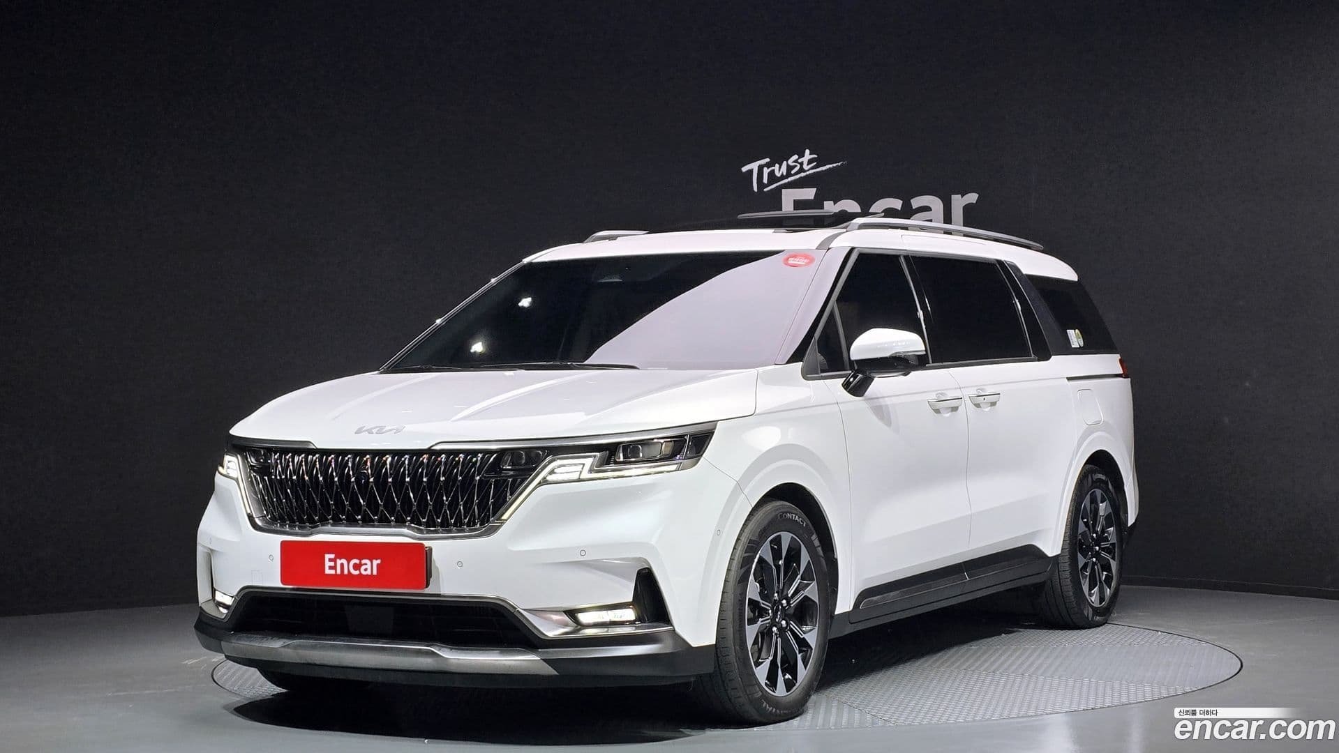 Main__Slider__Photo:Canival Kia 2023.5-0