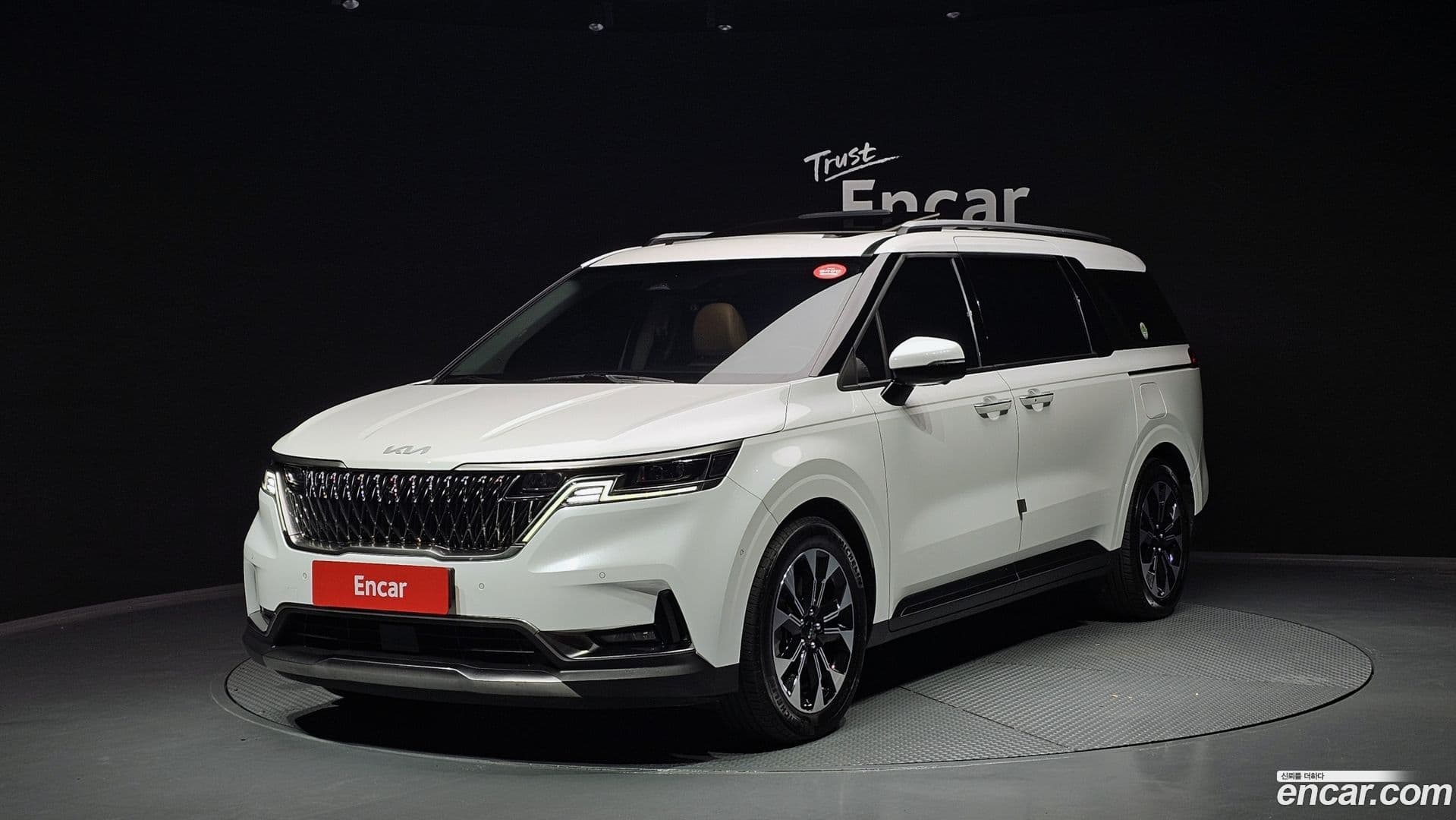 Main__Slider__Photo:Canival Kia 2023.5-0