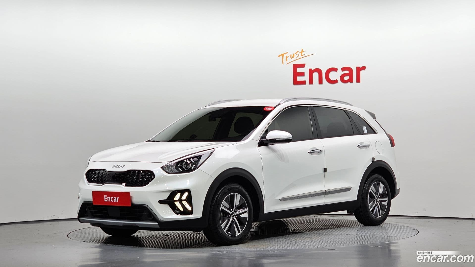 Main__Slider__Photo:Niro Kia 2021.10-0