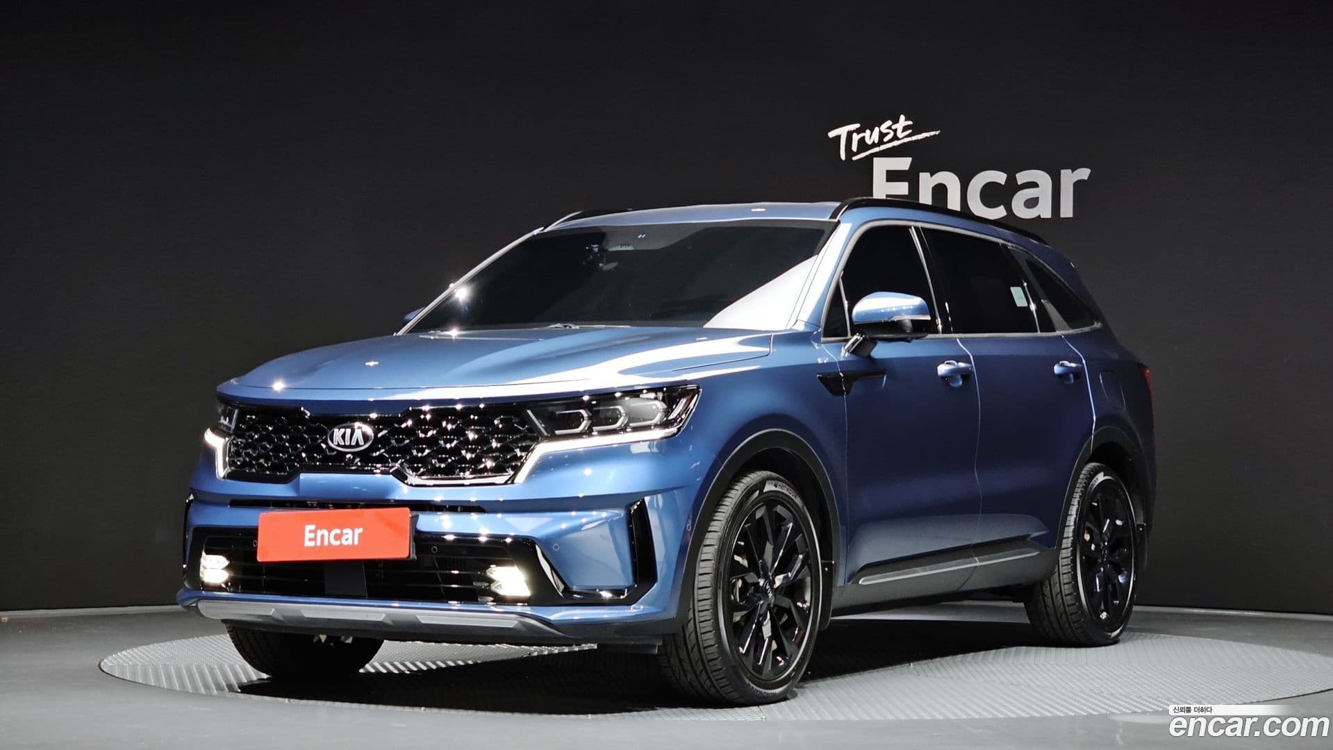 Main__Slider__Photo:Sorento Kia 2021.6-0