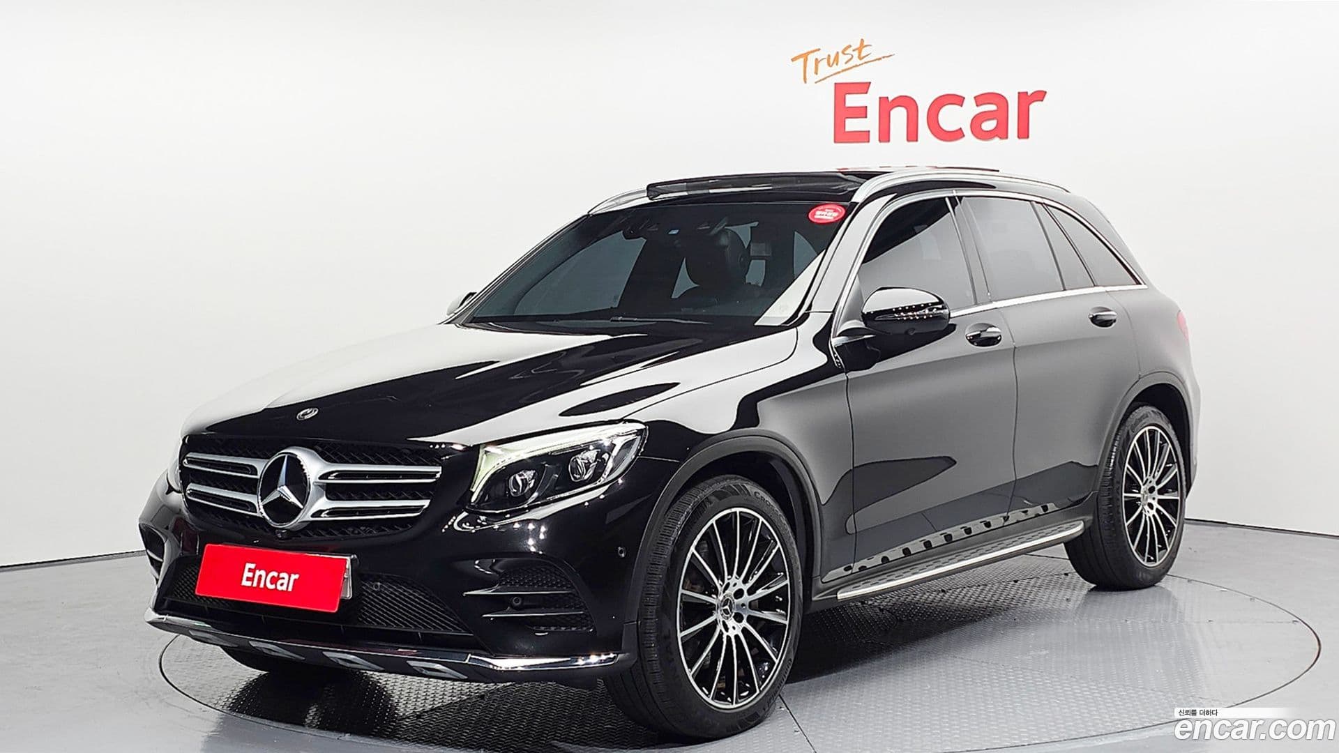 Main__Slider__Photo:GLC-Class Mercedes-Benz 2019.7-0