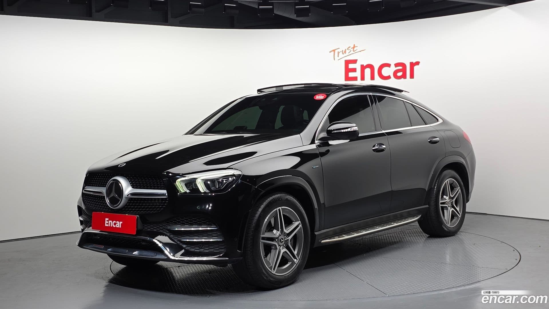 Main__Slider__Photo:GLE-Class Mercedes-Benz 2021.9-0