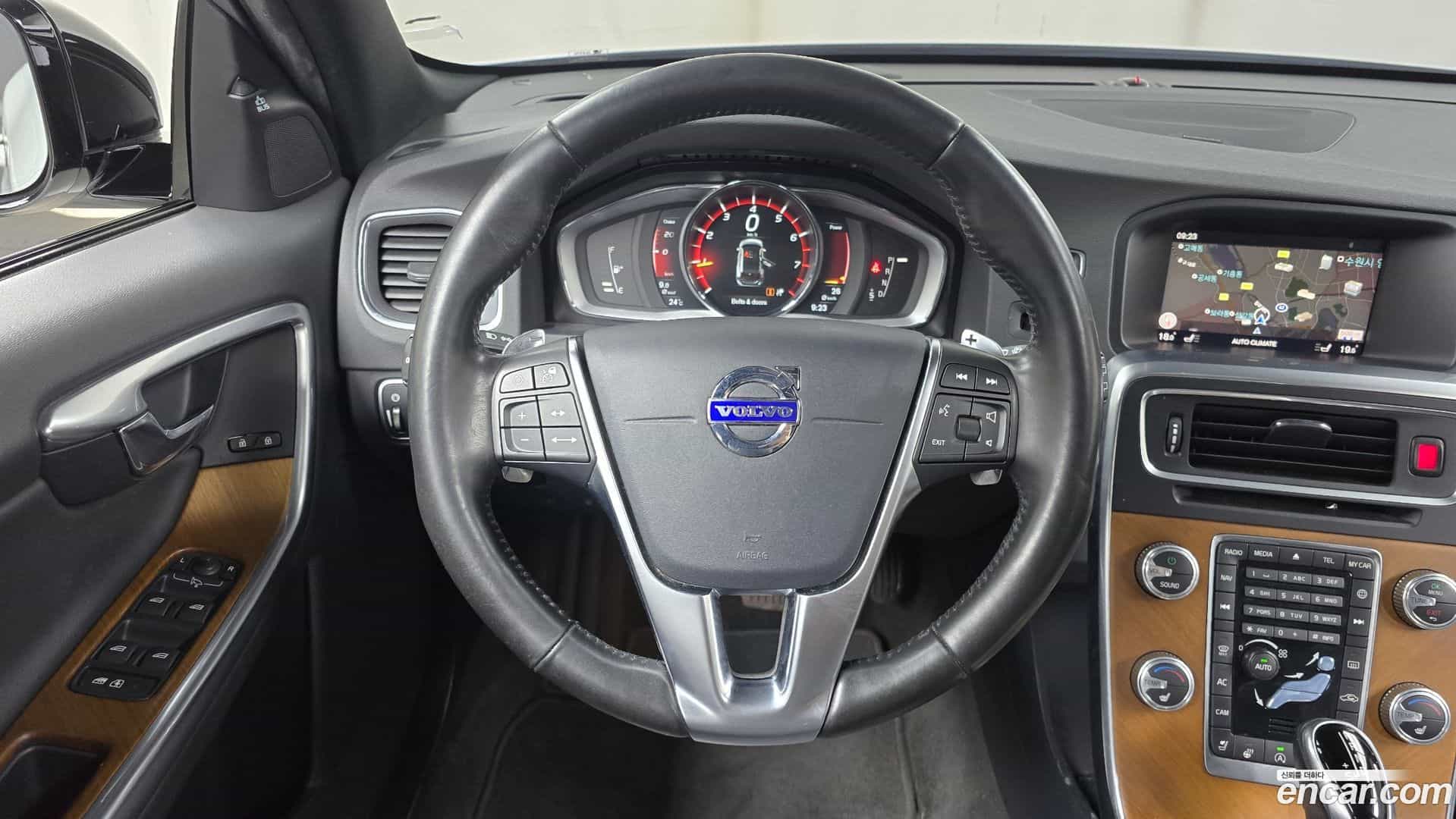 V60 Volvo 2017.8-OPTION-017