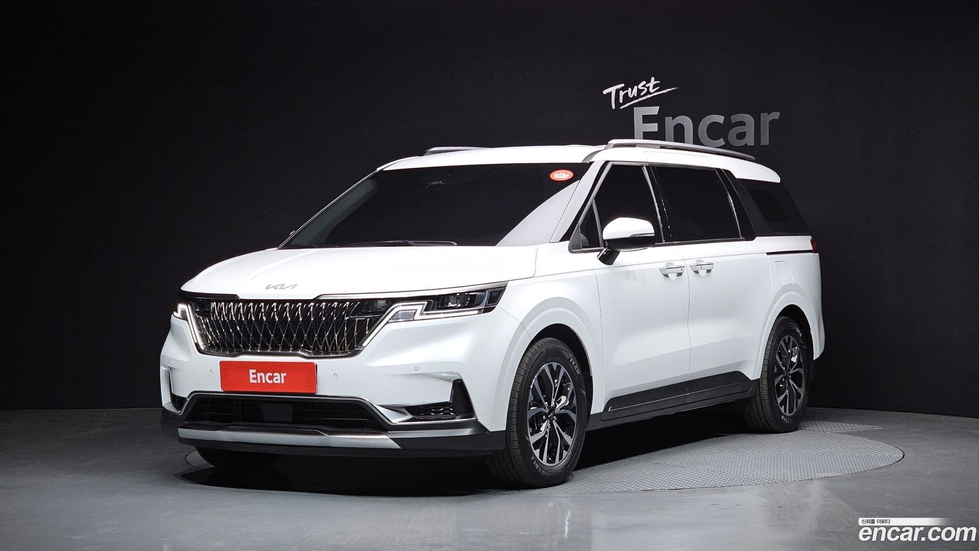 Main__Slider__Photo:Canival Kia 2023.4-0