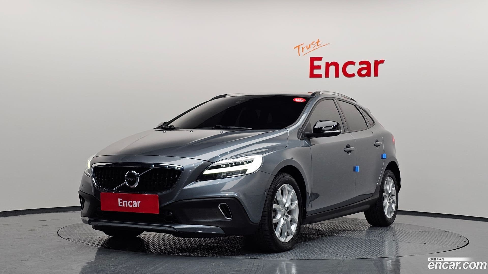 Main__Slider__Photo:V40 Volvo 2018.4-0