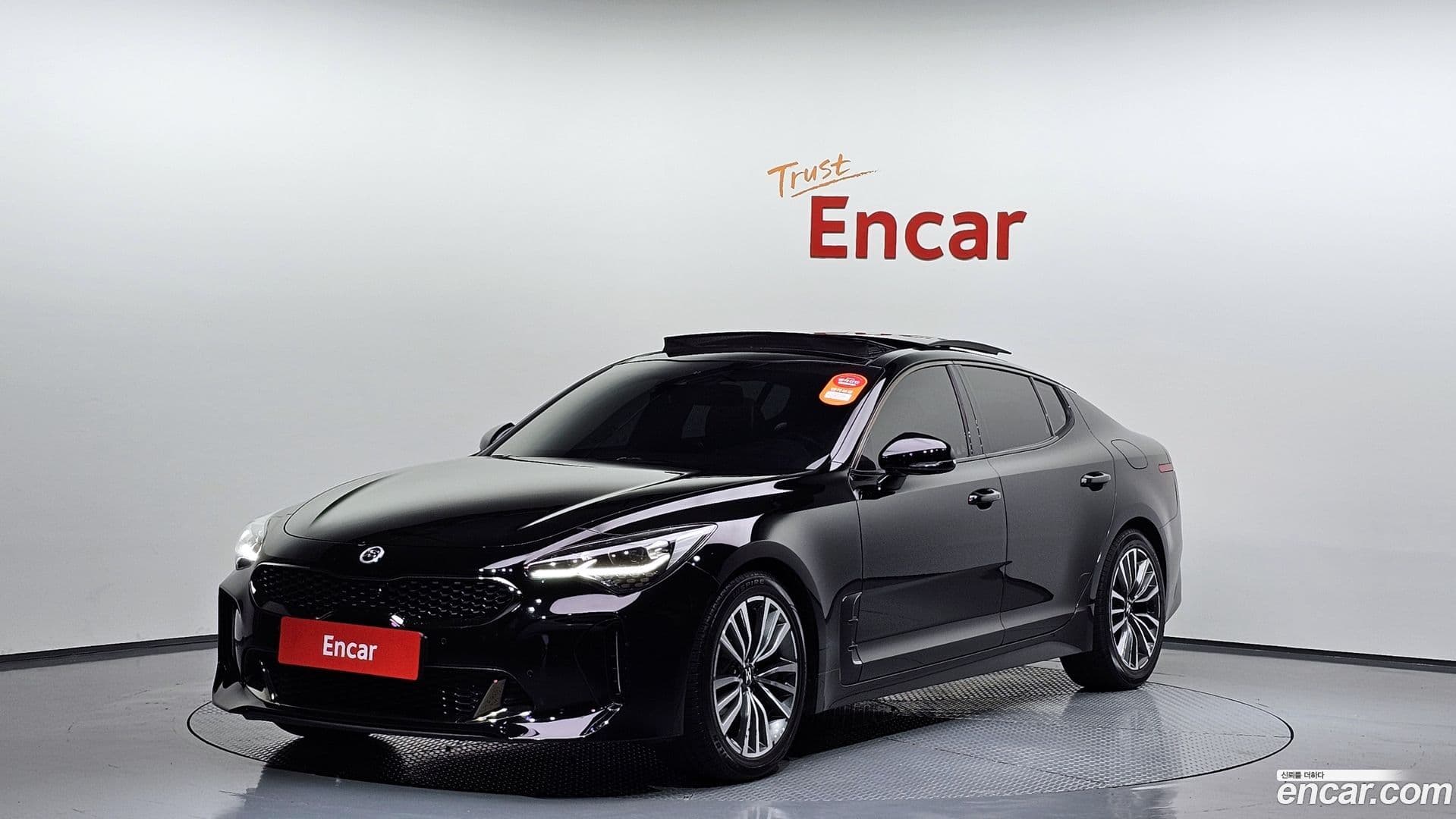 Main__Slider__Photo:Stinger Kia 2017.9-0