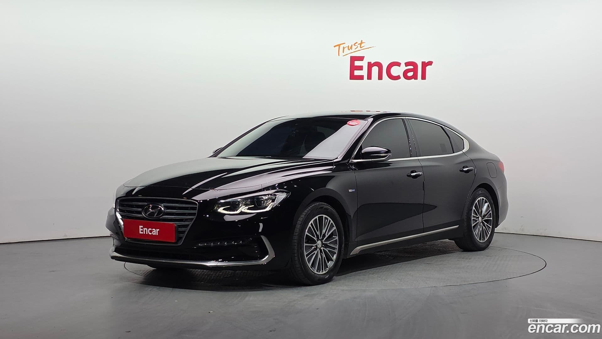 Main__Slider__Photo:Grandeur Hyundai 2017.4-0