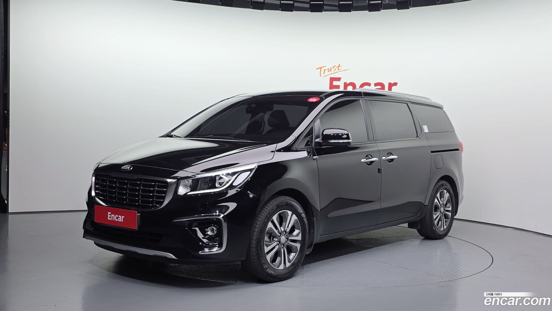 Main__Slider__Photo:Canival Kia 2019.11-0