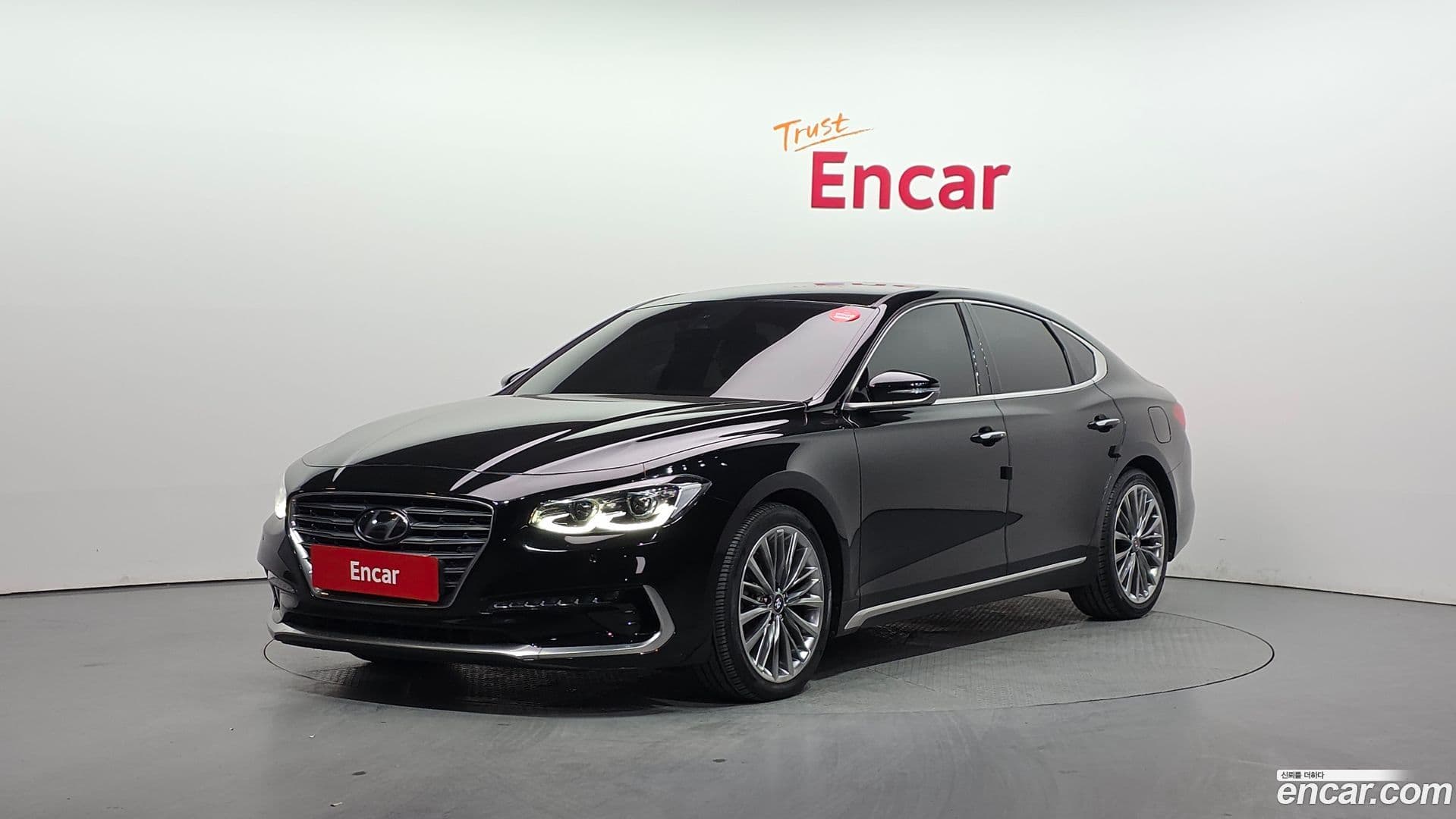 Main__Slider__Photo:Grandeur Hyundai 2017.9-0