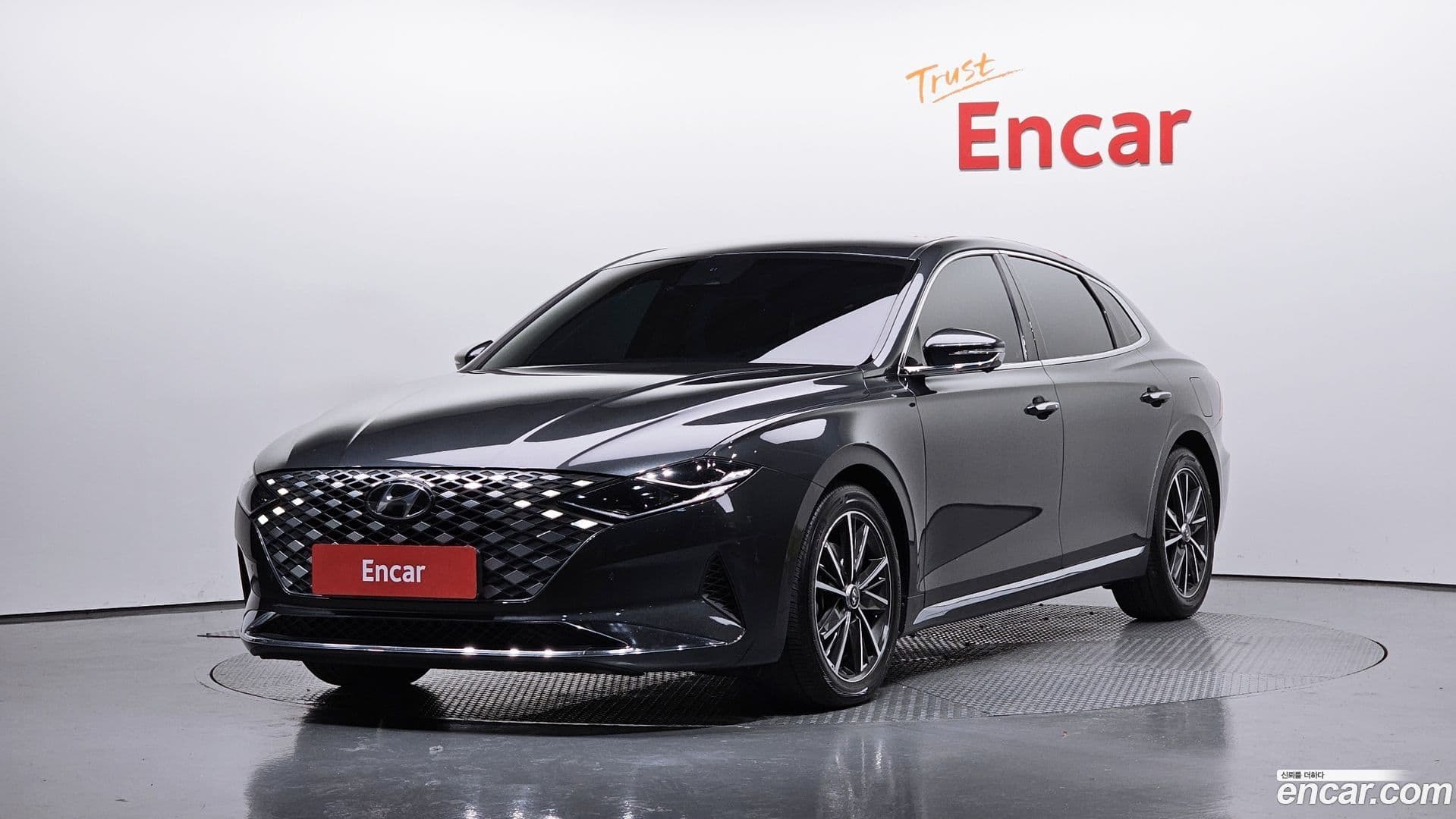 Main__Slider__Photo:Grandeur Hyundai 2020.8-0