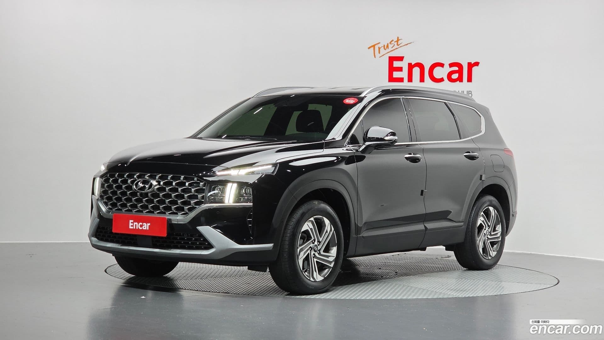 Main__Slider__Photo:Santafe Hyundai 2022.6-0