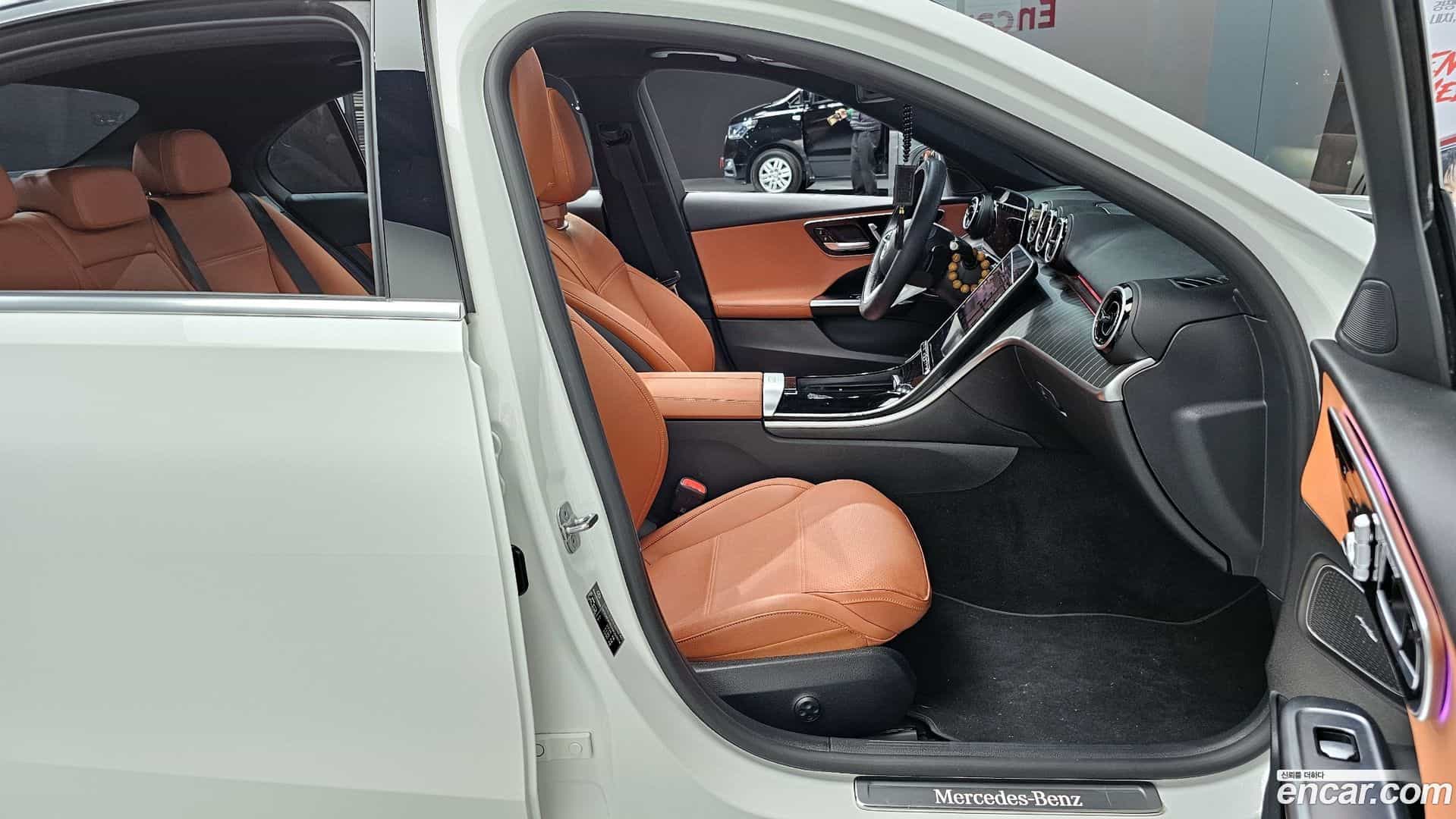 C-Class Mercedes-Benz 2024.3-INNER-010