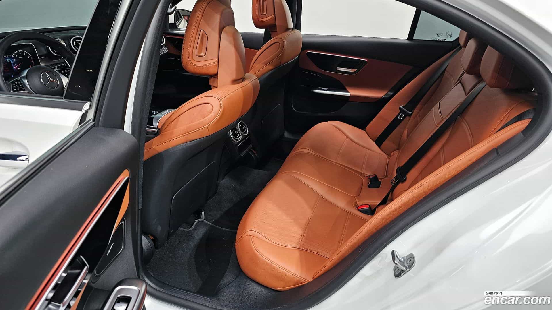 C-Class Mercedes-Benz 2024.3-OPTION-016