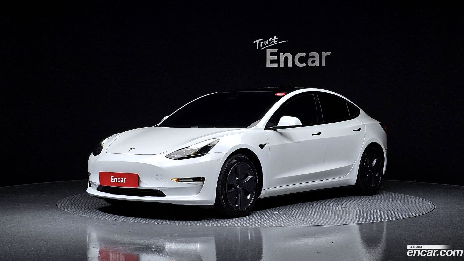 Main__Slider__Photo:Model 3 Tesla 2021.5-0