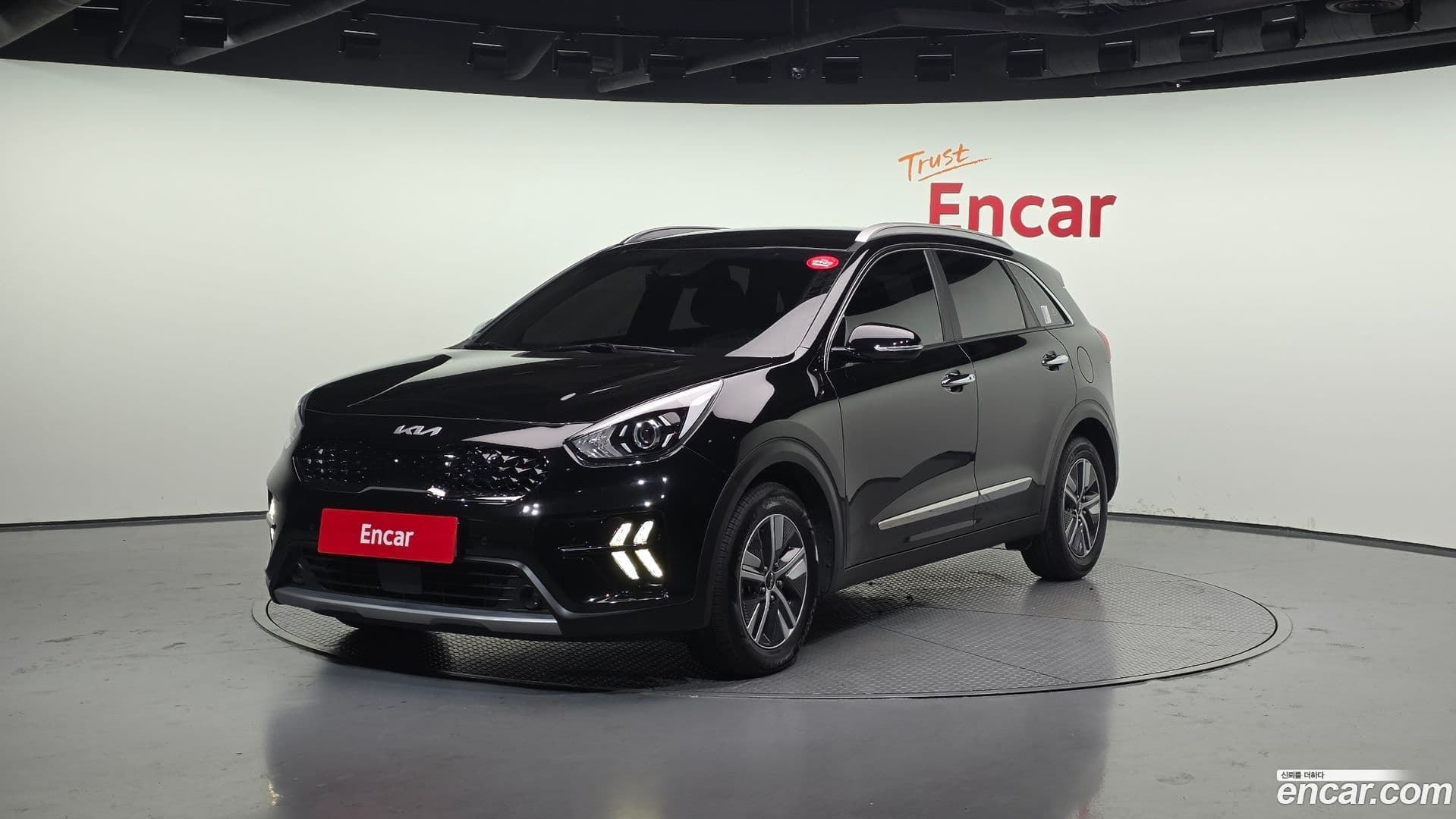 Main__Slider__Photo:Niro Kia 2021.8-0