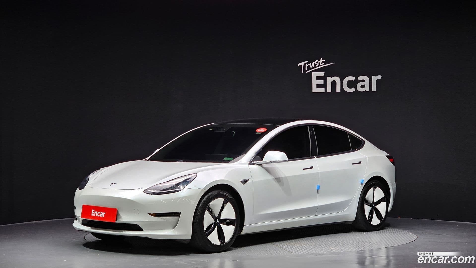 Main__Slider__Photo:Model 3 Tesla 2020.7-0