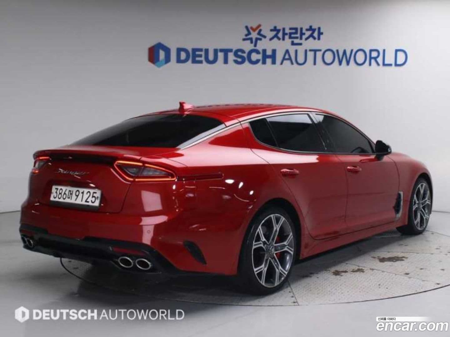 Main__Slider__Photo:Stinger Kia 2018.10-0