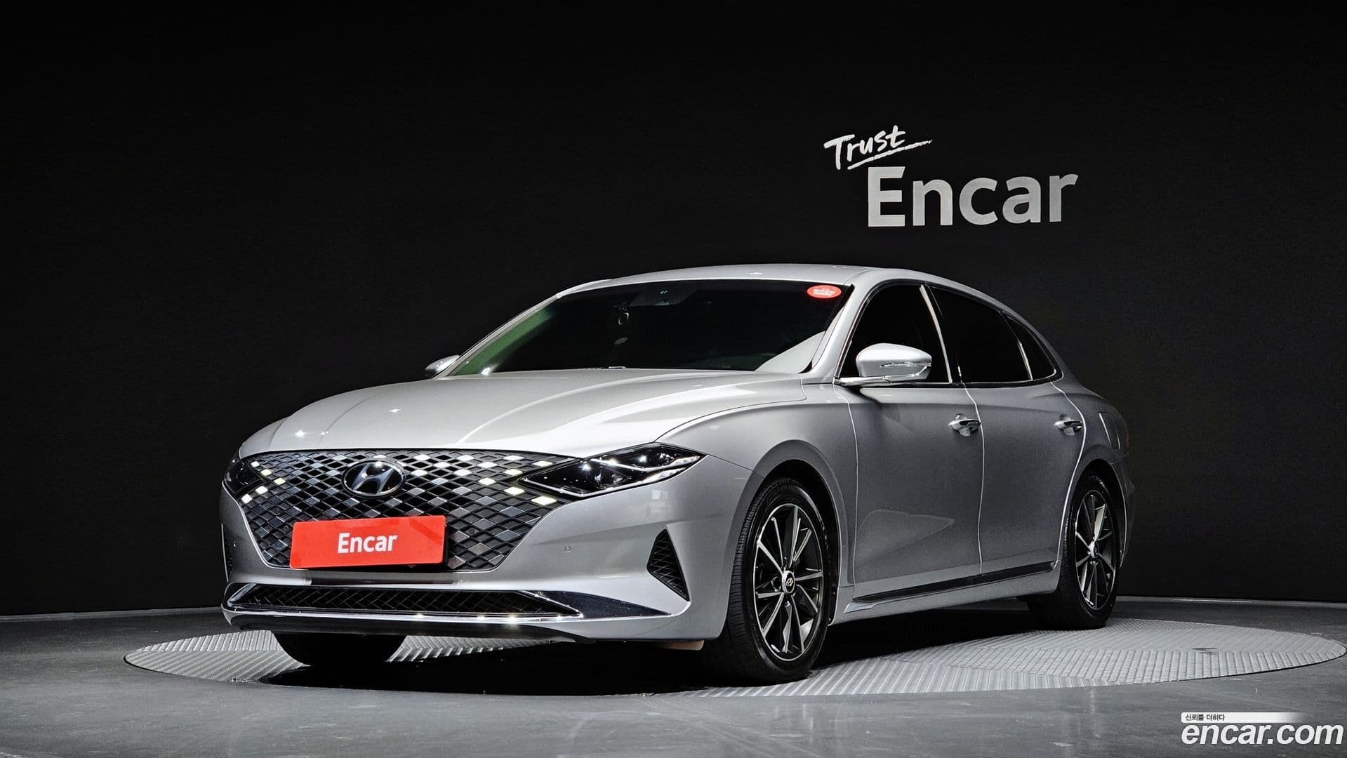 Main__Slider__Photo:Grandeur Hyundai 2020.9-0