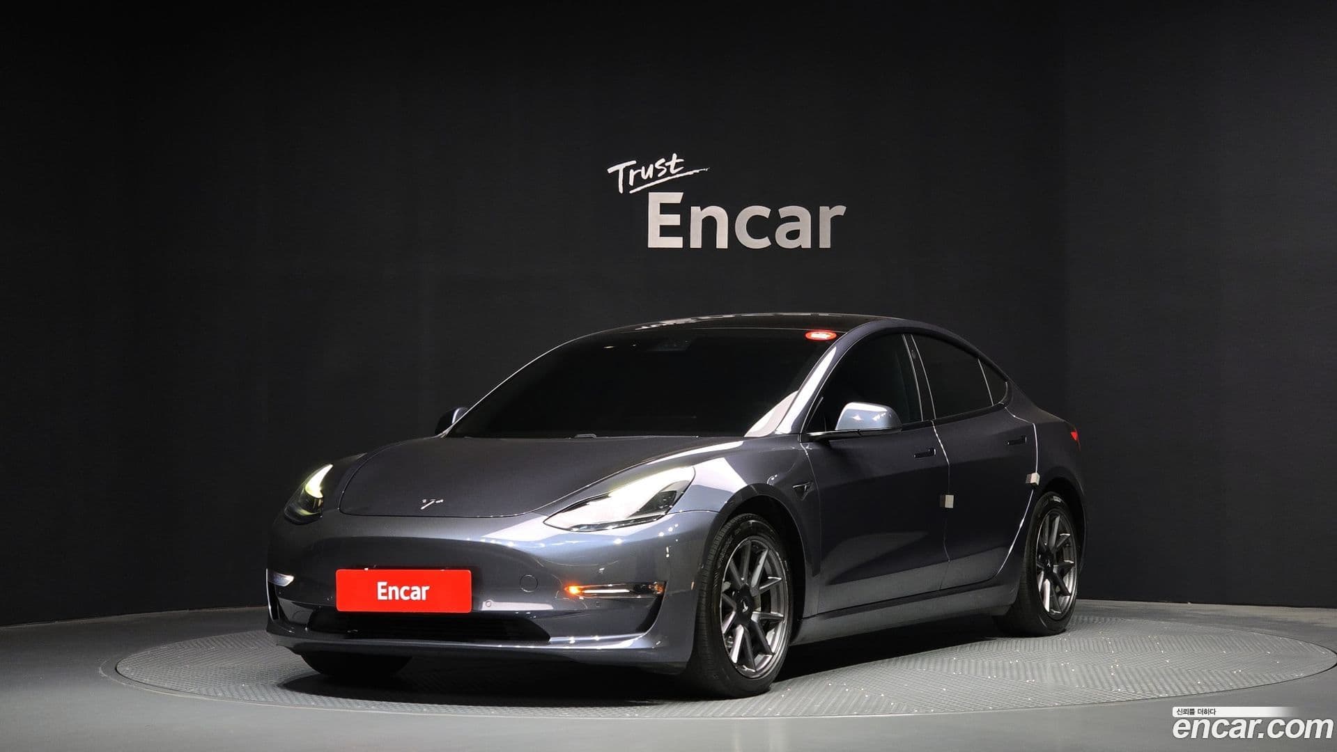 Main__Slider__Photo:Model 3 Tesla 2021.10-0