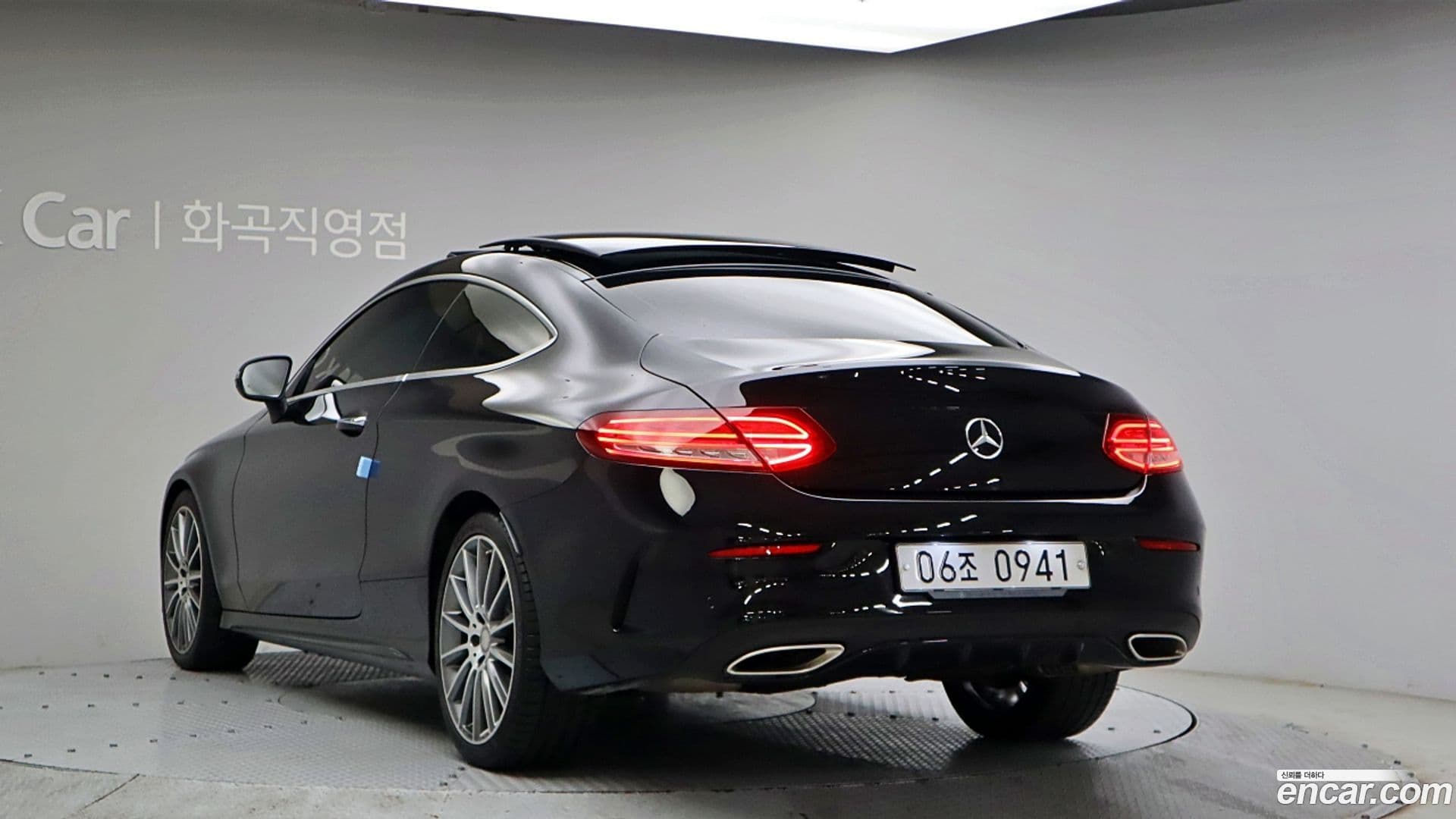Main__Slider__Photo:C-Class Mercedes-Benz 2016.3-0