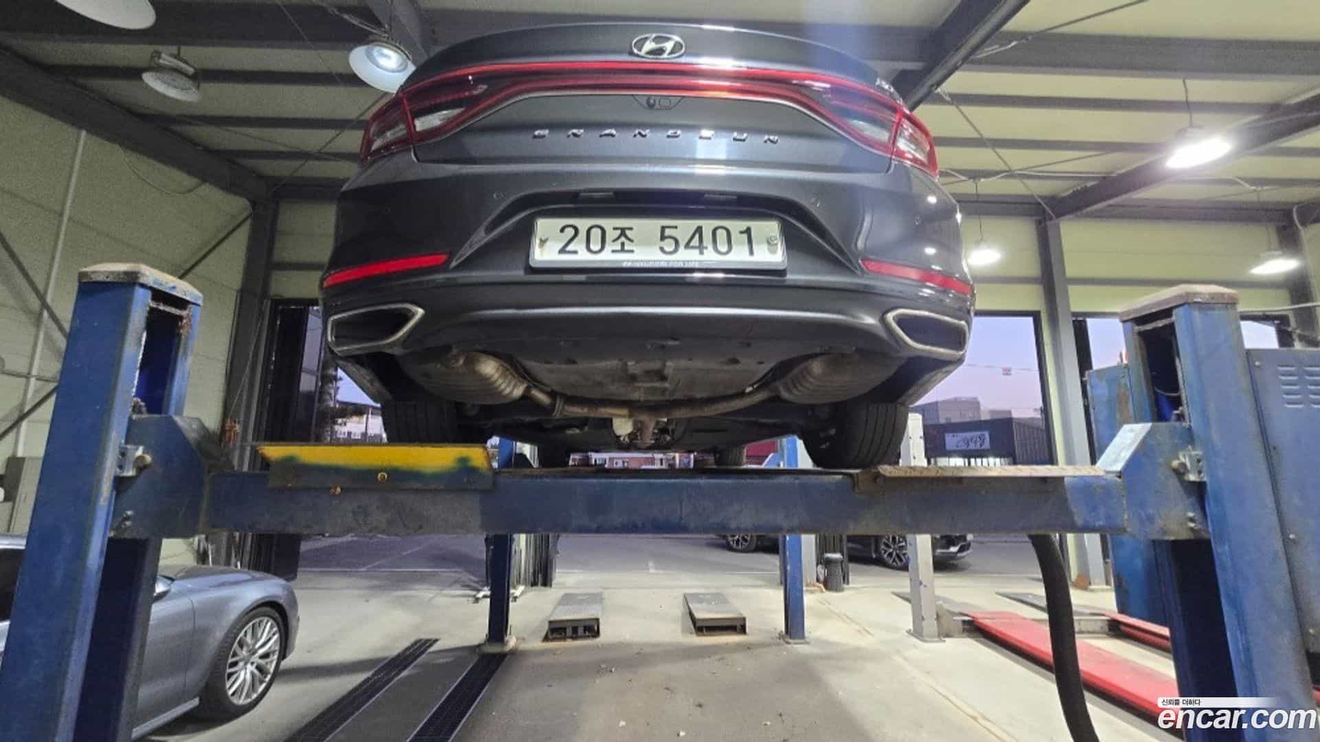 Grandeur Hyundai 2017.1-OUTER-2