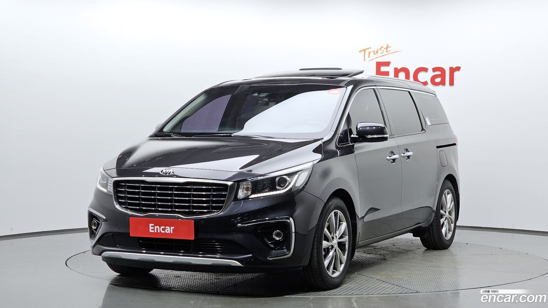 Main__Slider__Photo:Canival Kia 2018.6-0