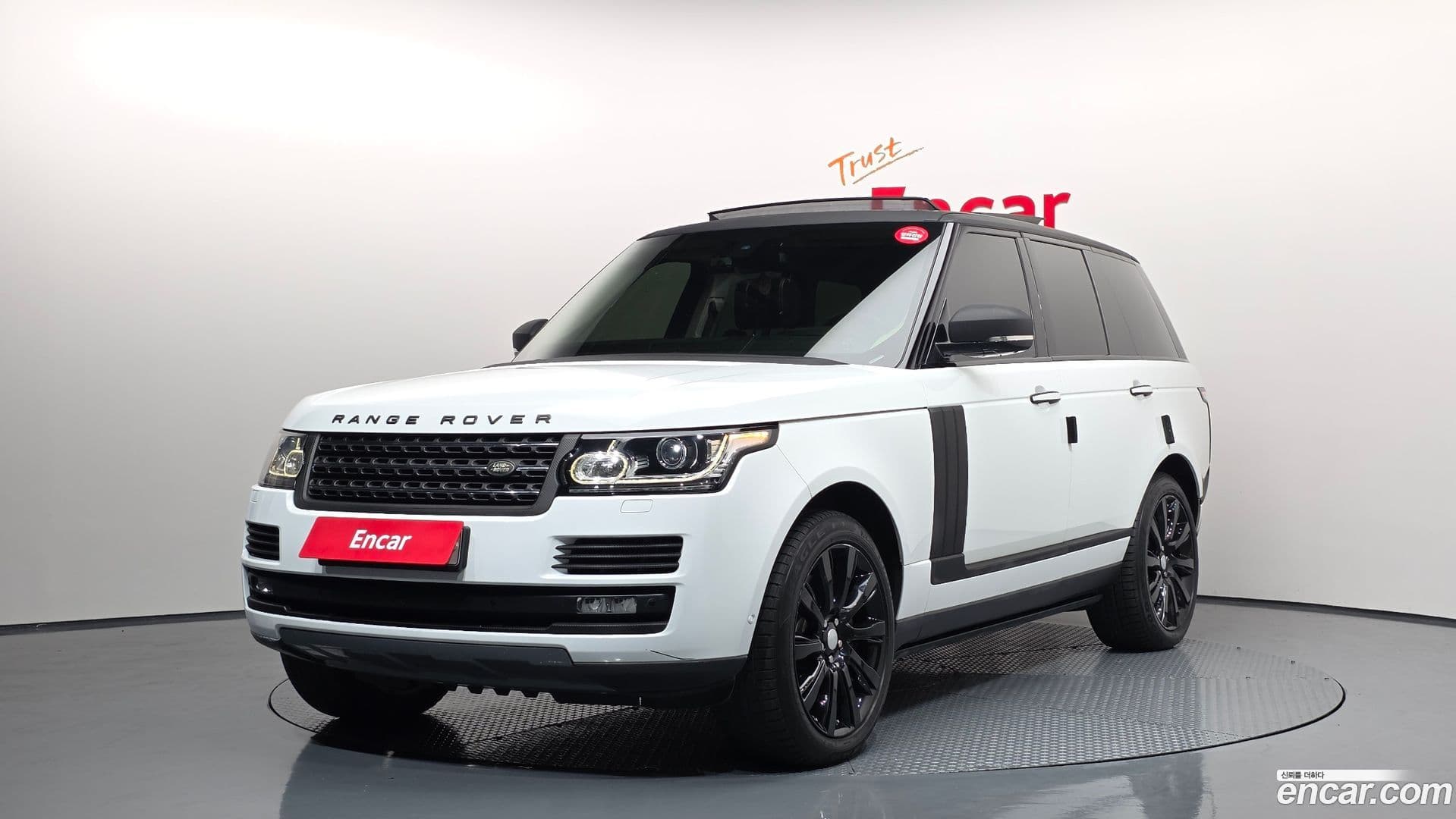 Main__Slider__Photo:Range Rover Land Rover 2015.9-0