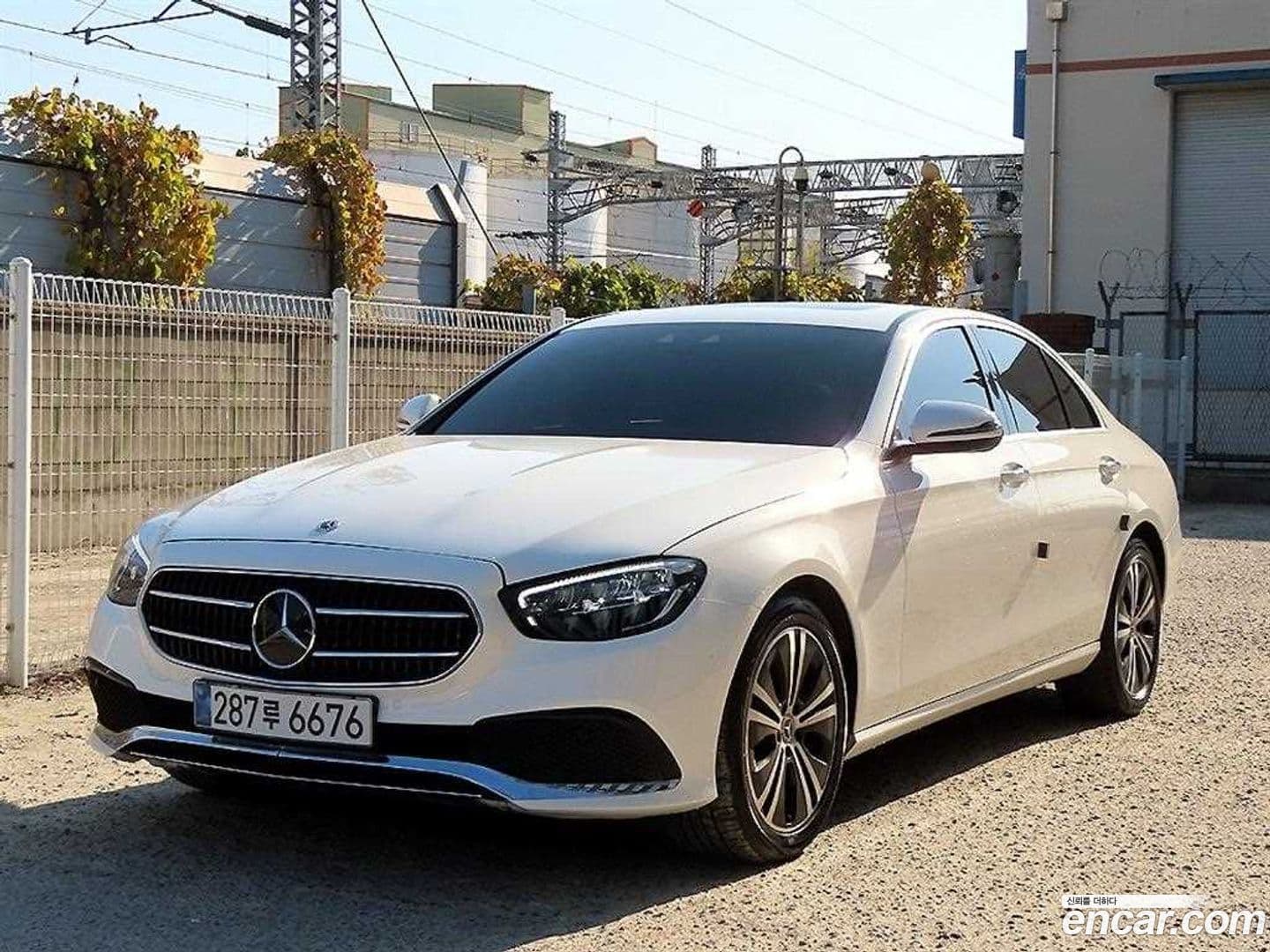 Main__Slider__Photo:E-Class Mercedes-Benz 2021.0-0