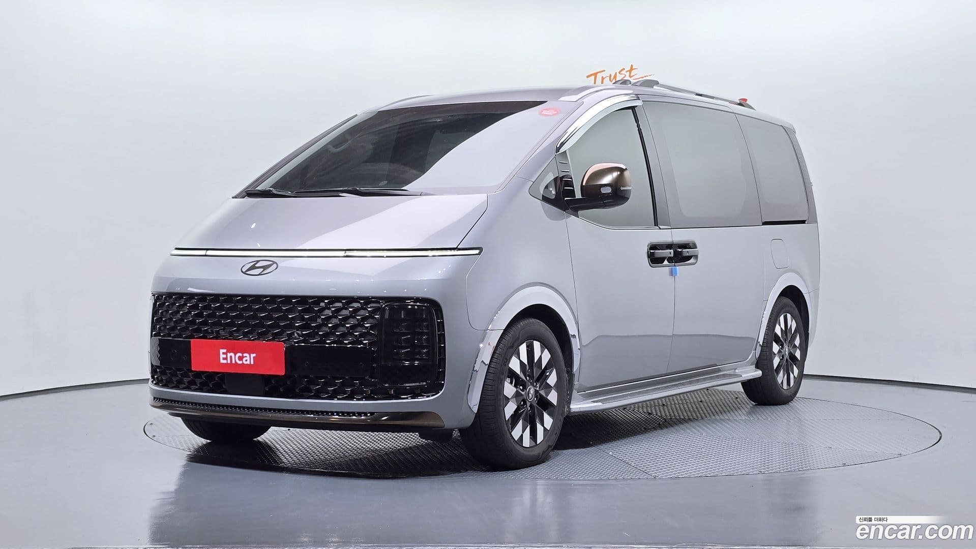 Main__Slider__Photo:Staria Hyundai 2025.3-0