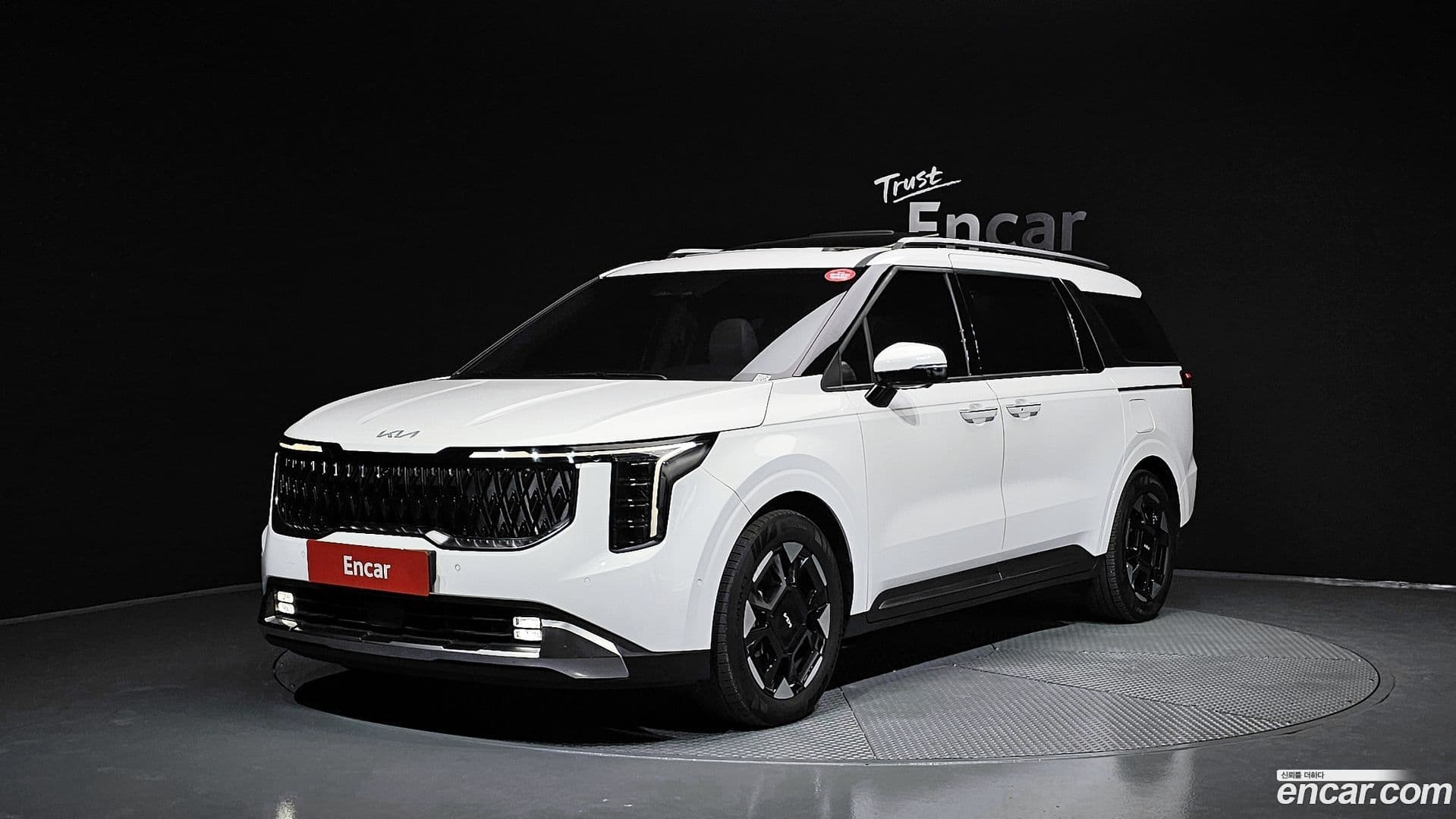 Main__Slider__Photo:Canival Kia 2024.1-0