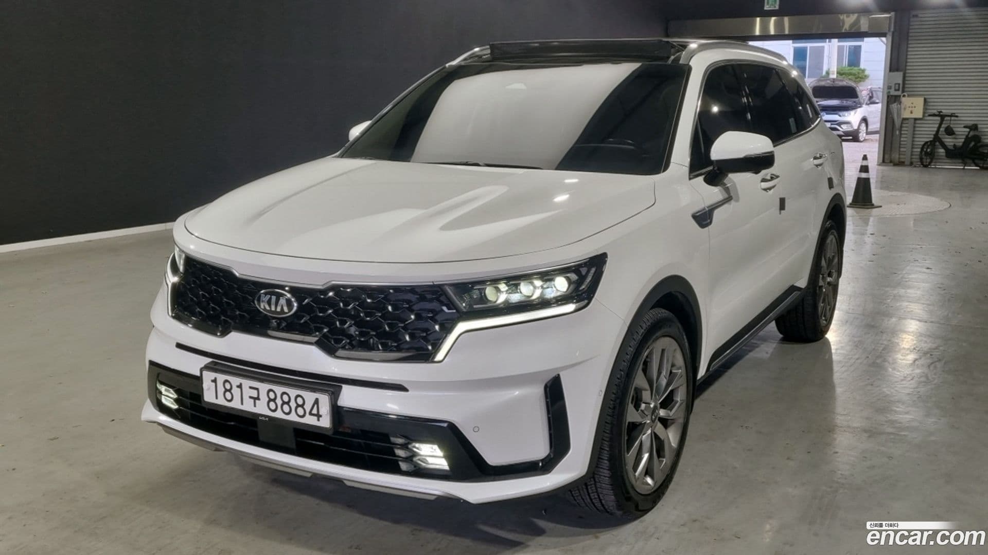 Main__Slider__Photo:Sorento Kia 2020.4-0
