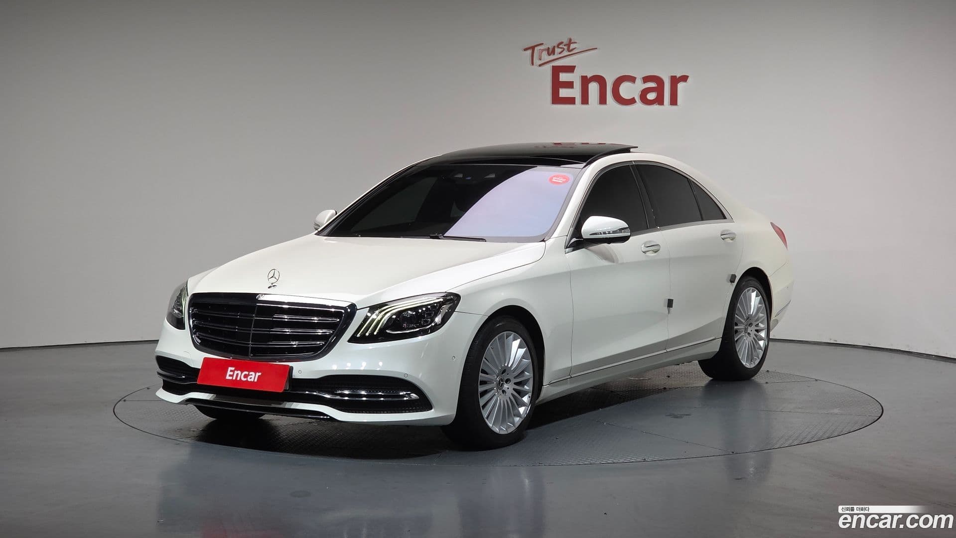 Main__Slider__Photo:S-Class Mercedes-Benz 2019.11-0