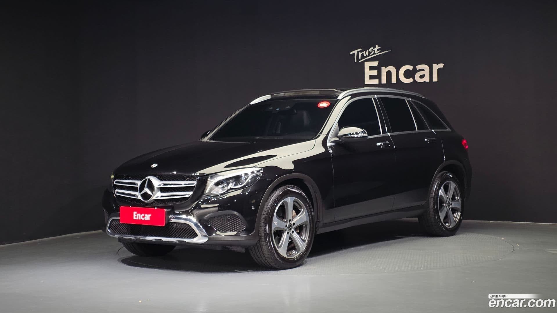 Main__Slider__Photo:GLC-Class Mercedes-Benz 2018.1-0