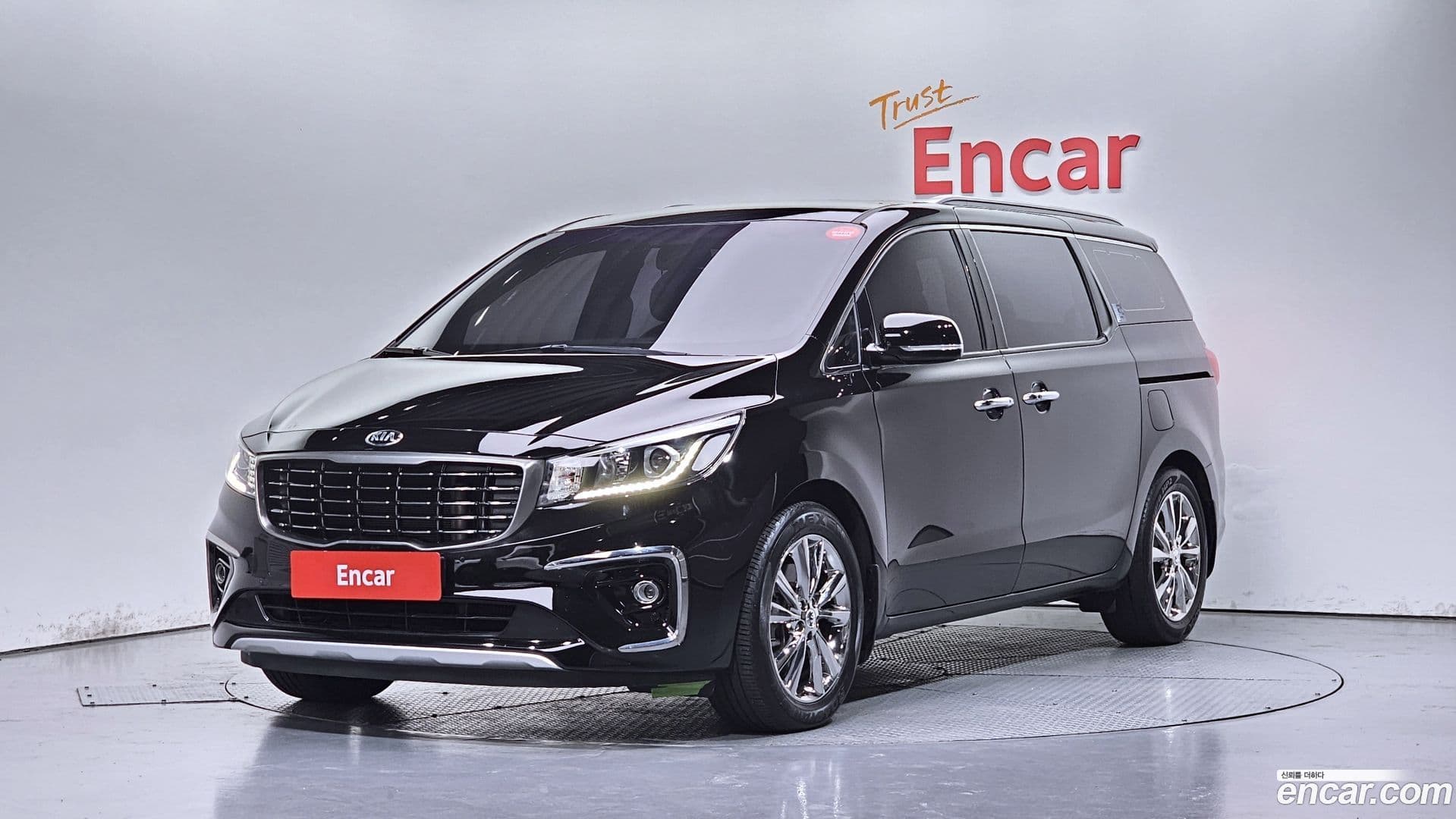 Main__Slider__Photo:Canival Kia 2019.11-0