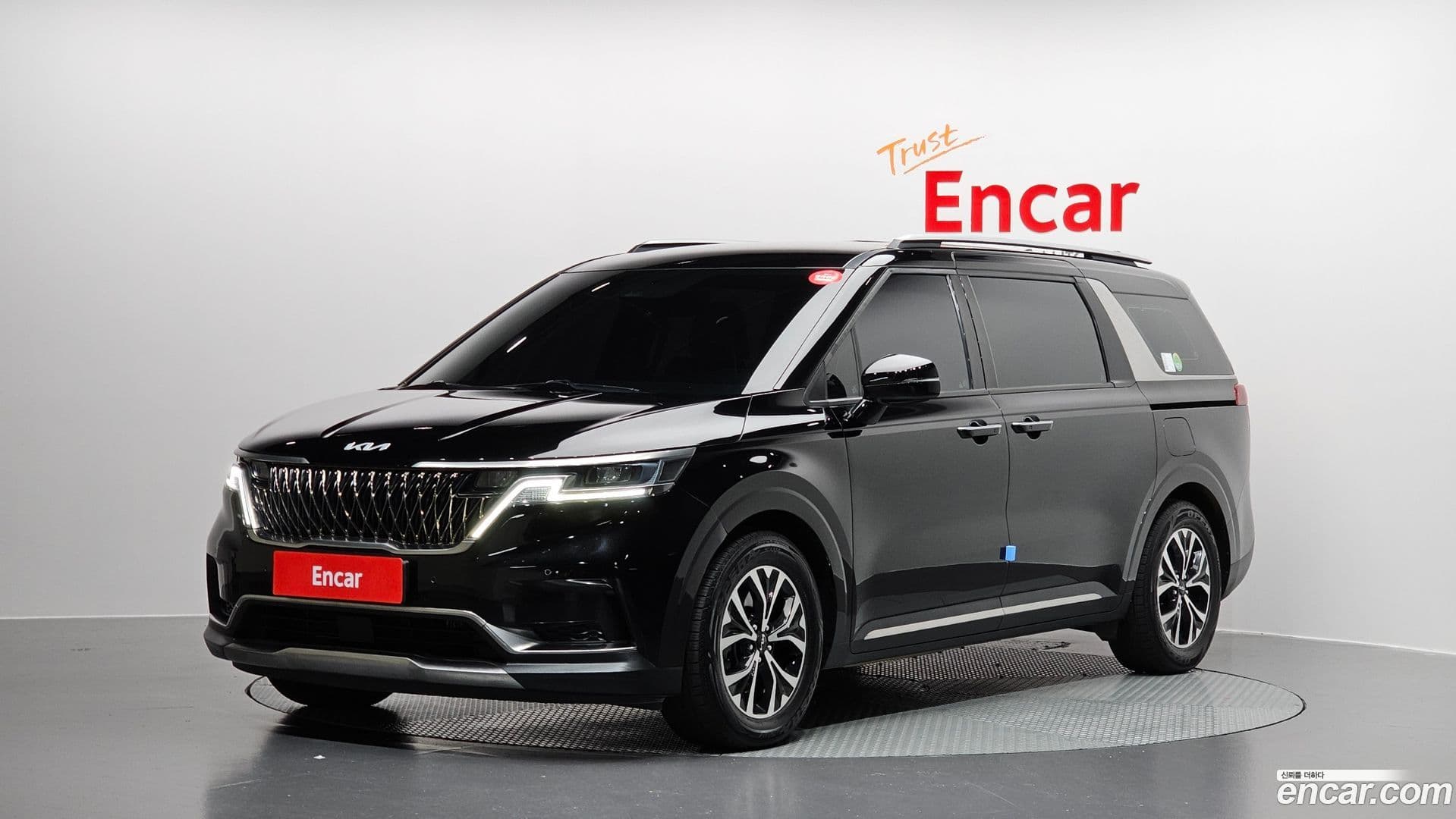 Main__Slider__Photo:Canival Kia 2021.8-0