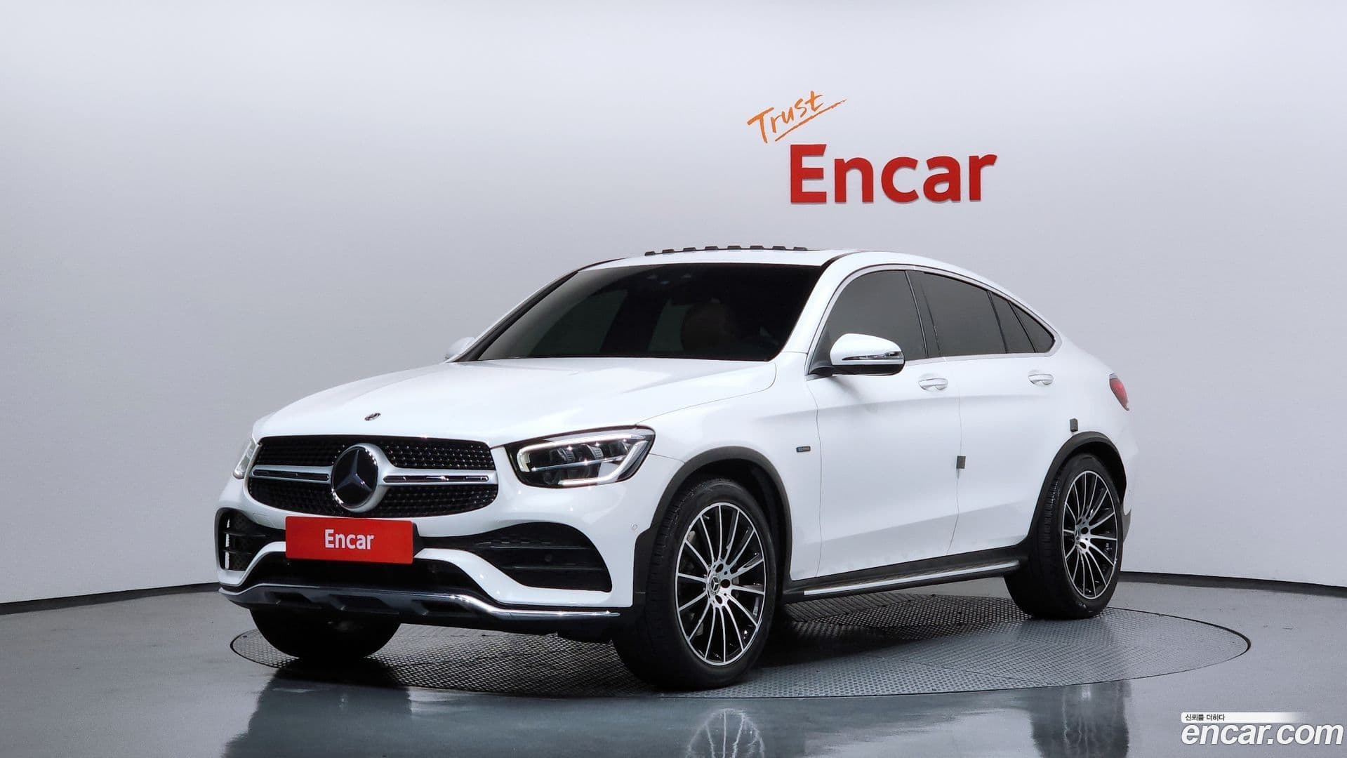 Main__Slider__Photo:GLC-Class Mercedes-Benz 2020.10-0