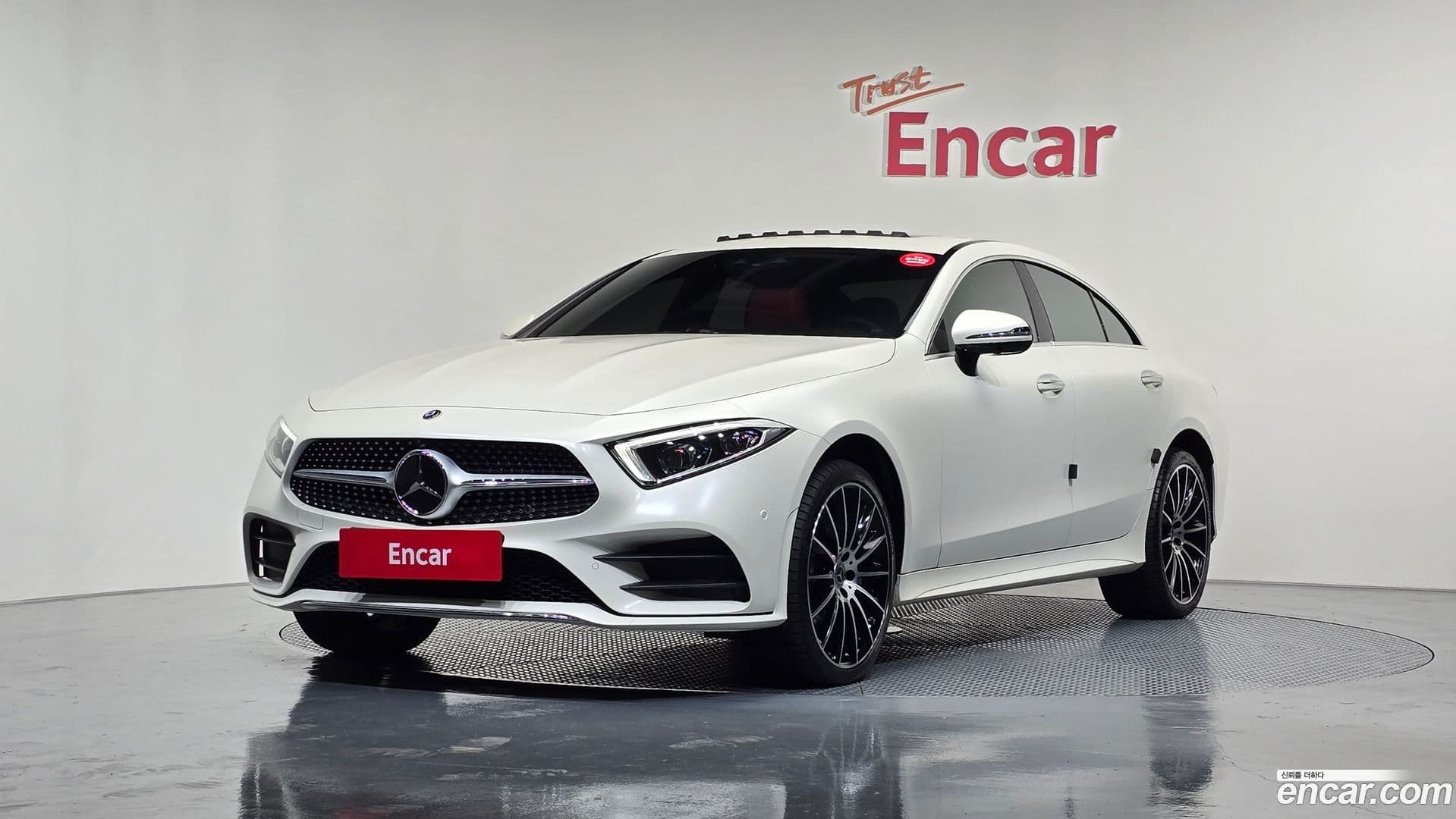 Main__Slider__Photo:CLS-Class Mercedes-Benz 2021.6-0